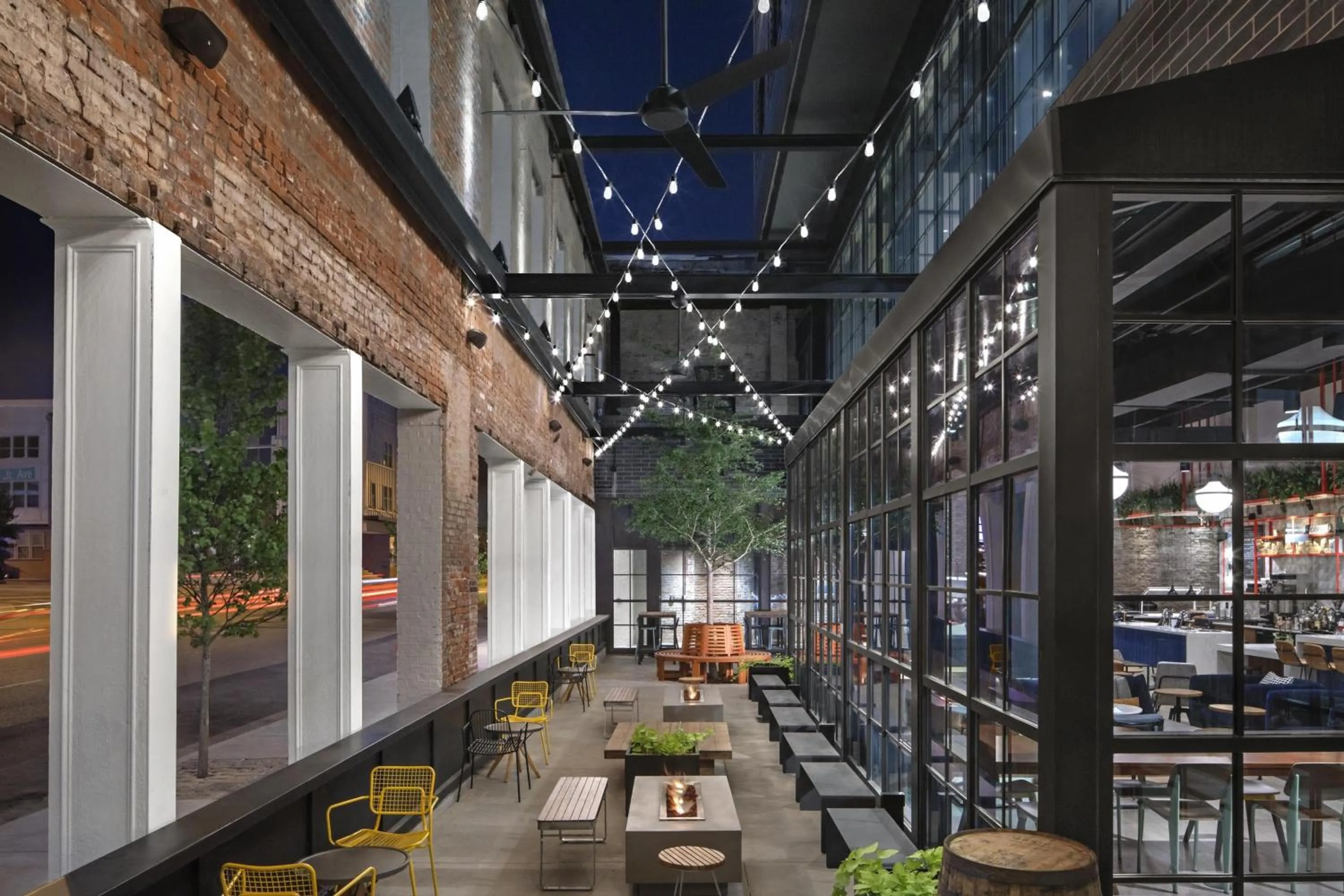 Lounge or bar in Caption By Hyatt Beale Street Memphis