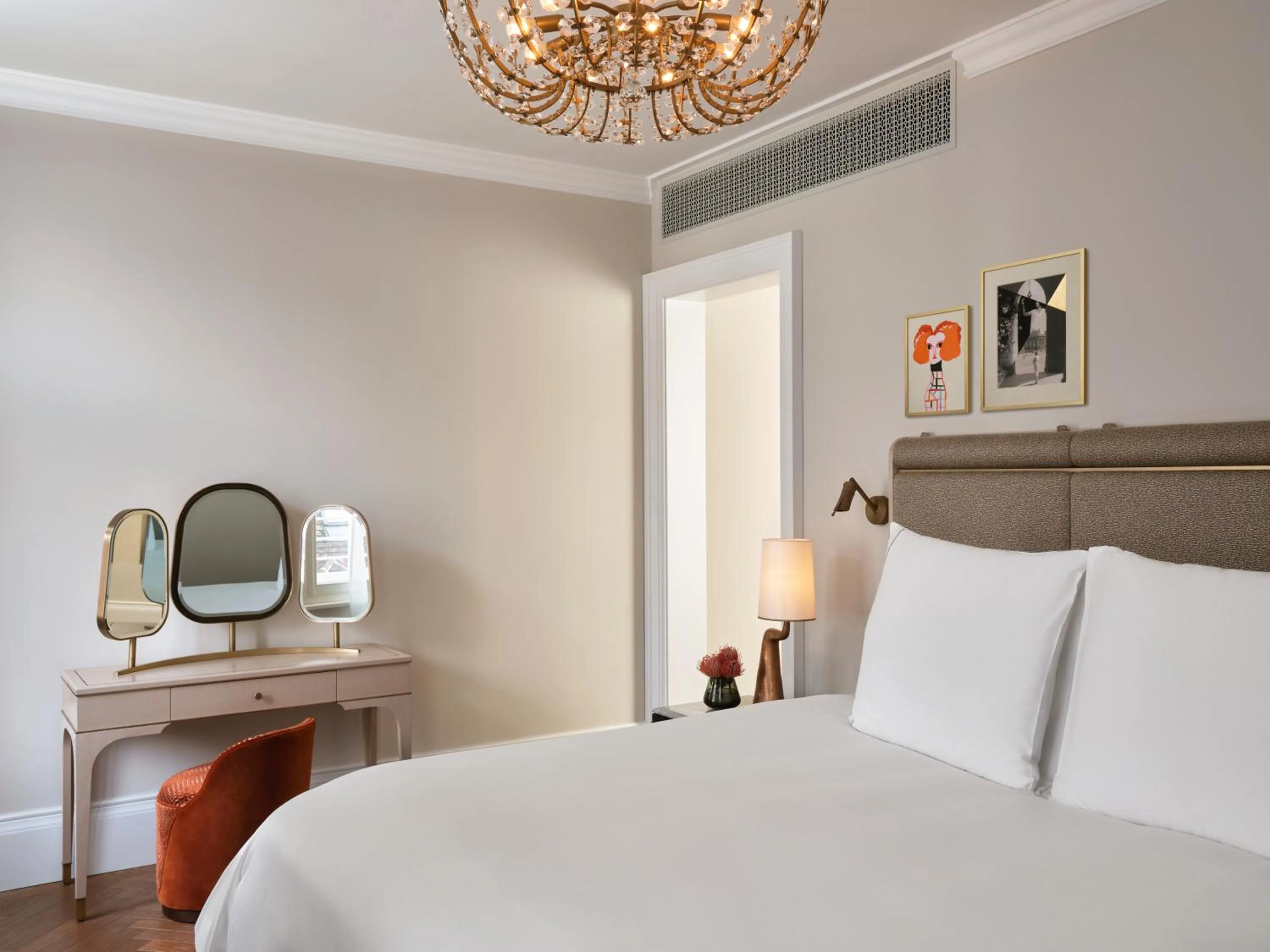 Bedroom, Bed in Rosewood Vienna