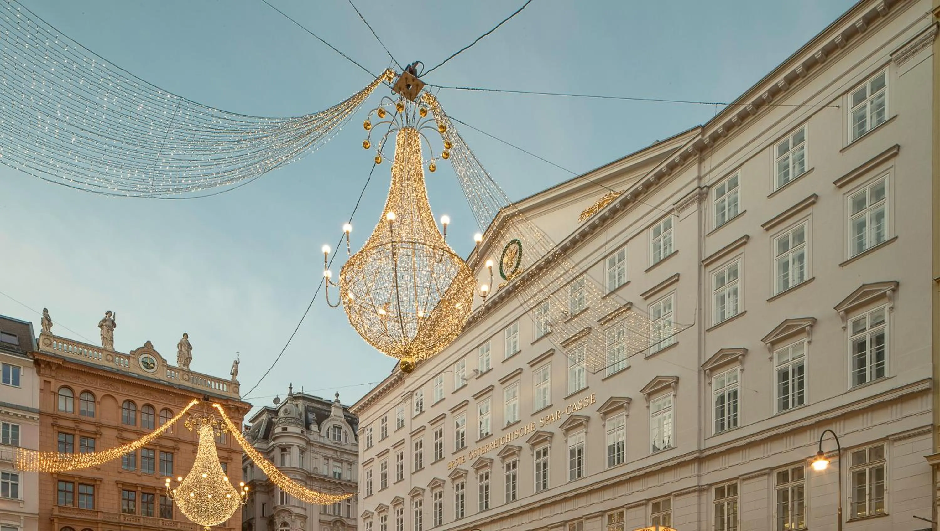 Facade/entrance in Rosewood Vienna