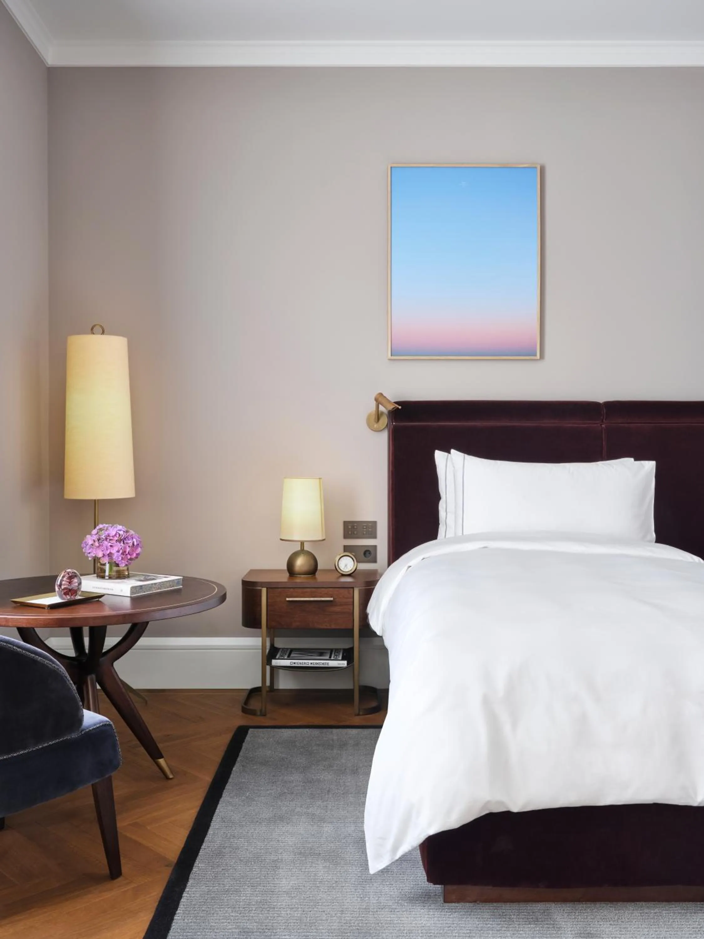 Photo of the whole room, Bed in Rosewood Vienna