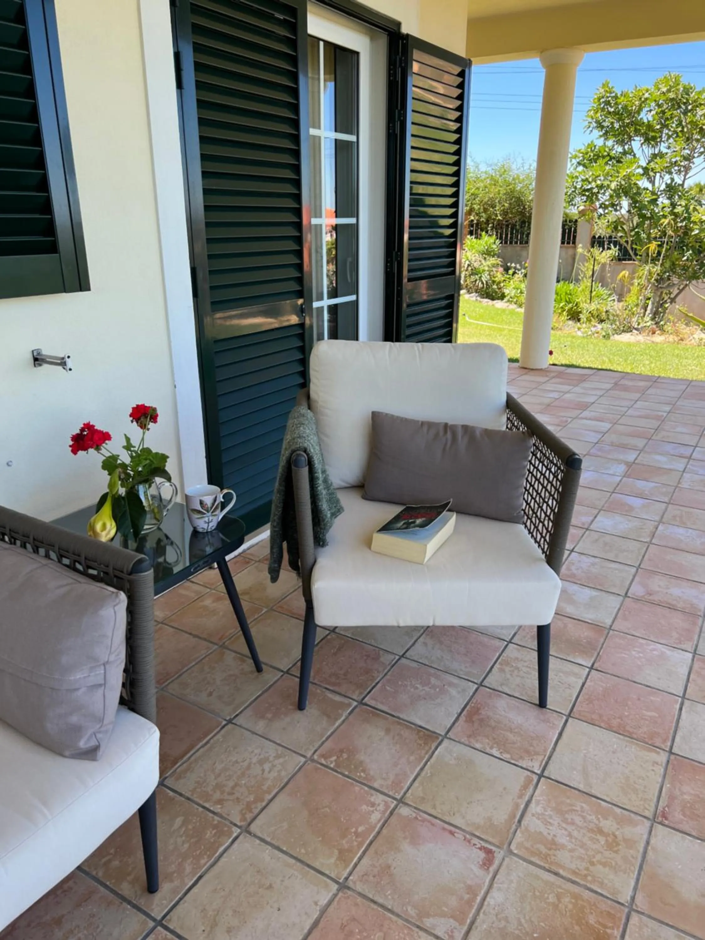 Seating area in Villa Tranberg Suites
