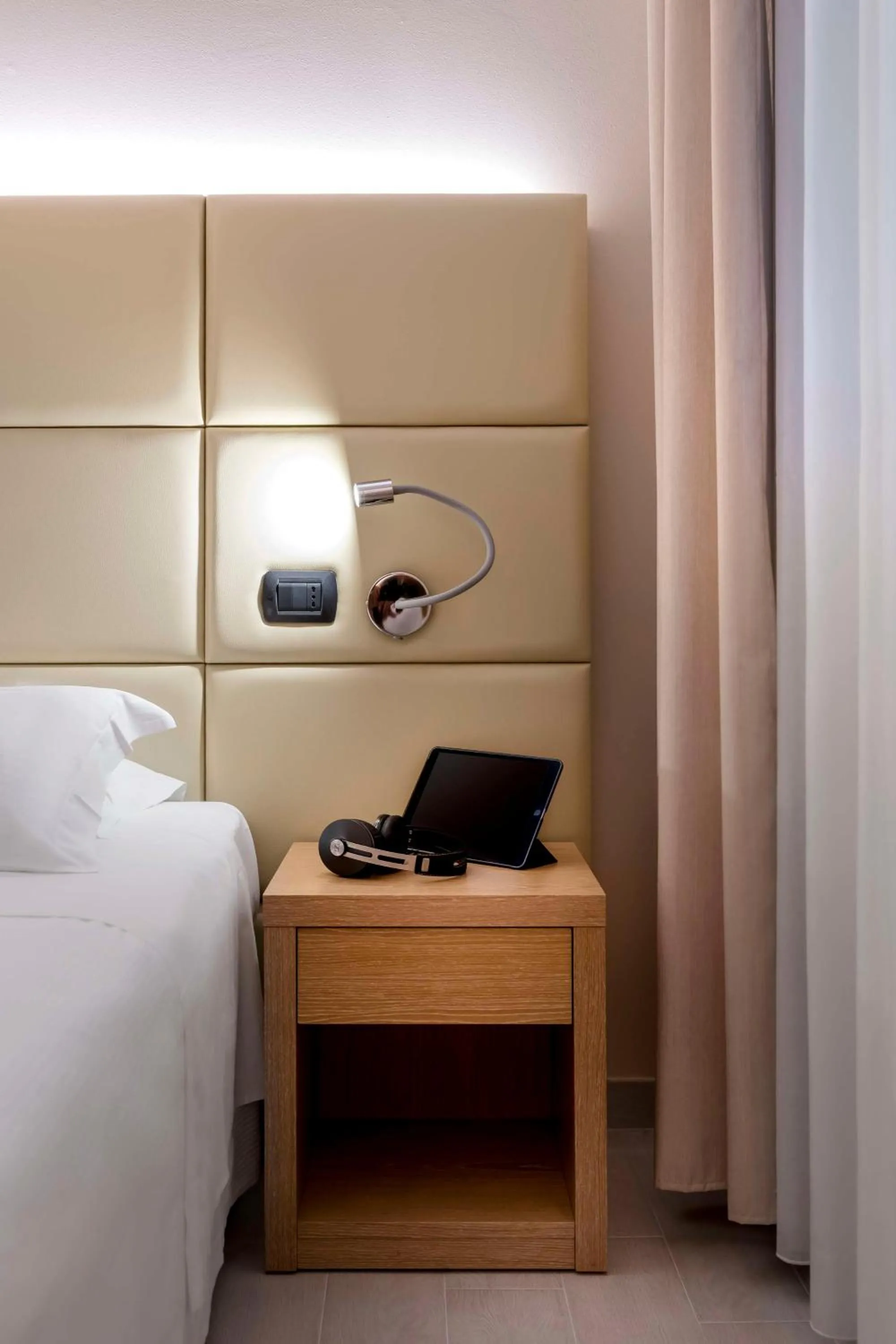 Bedroom, Bed in Best Western Cavalieri Della Corona