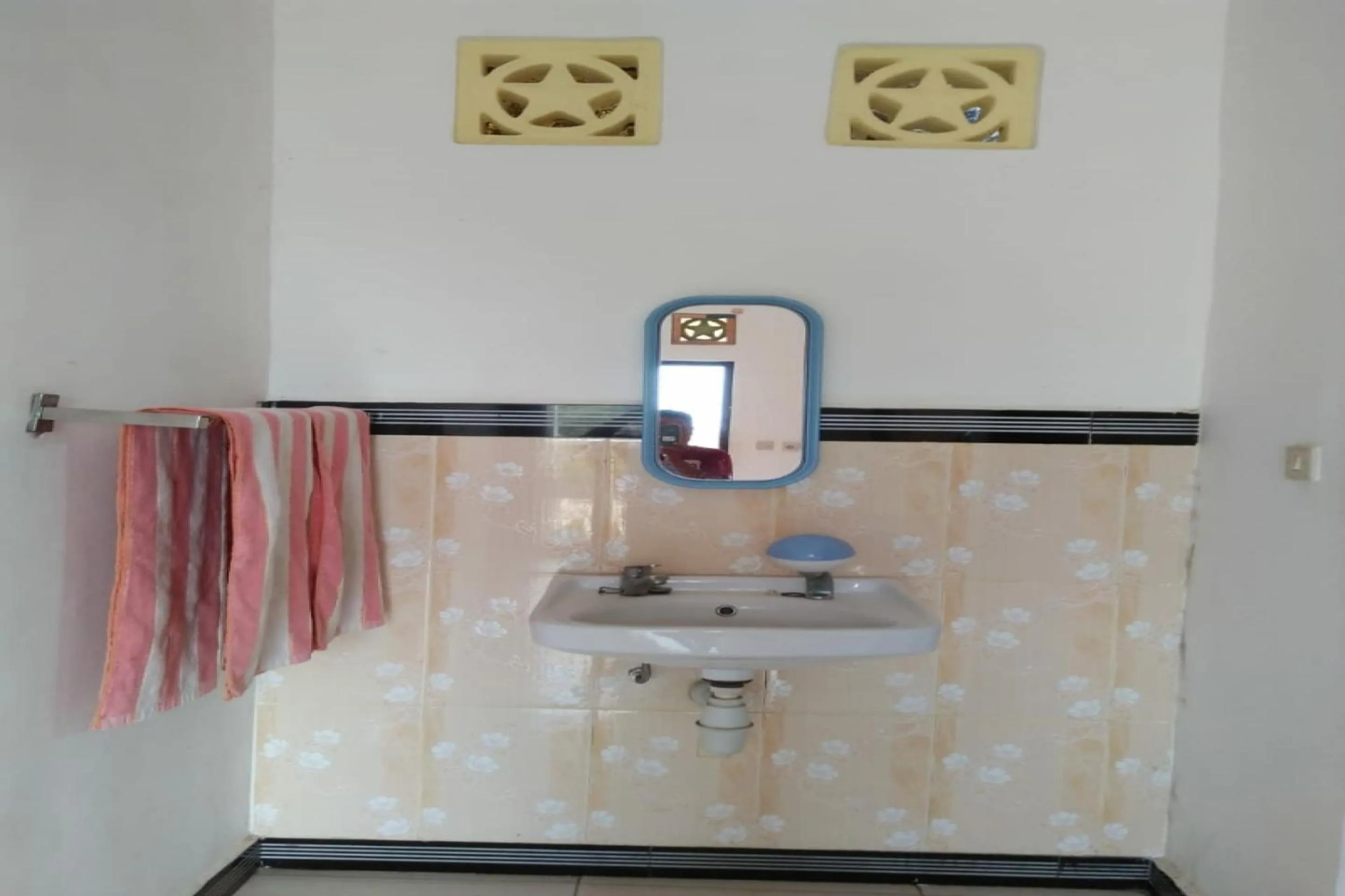 Bathroom in Hotel O Kelimutu Eco VillageNearMurundao Waterfall