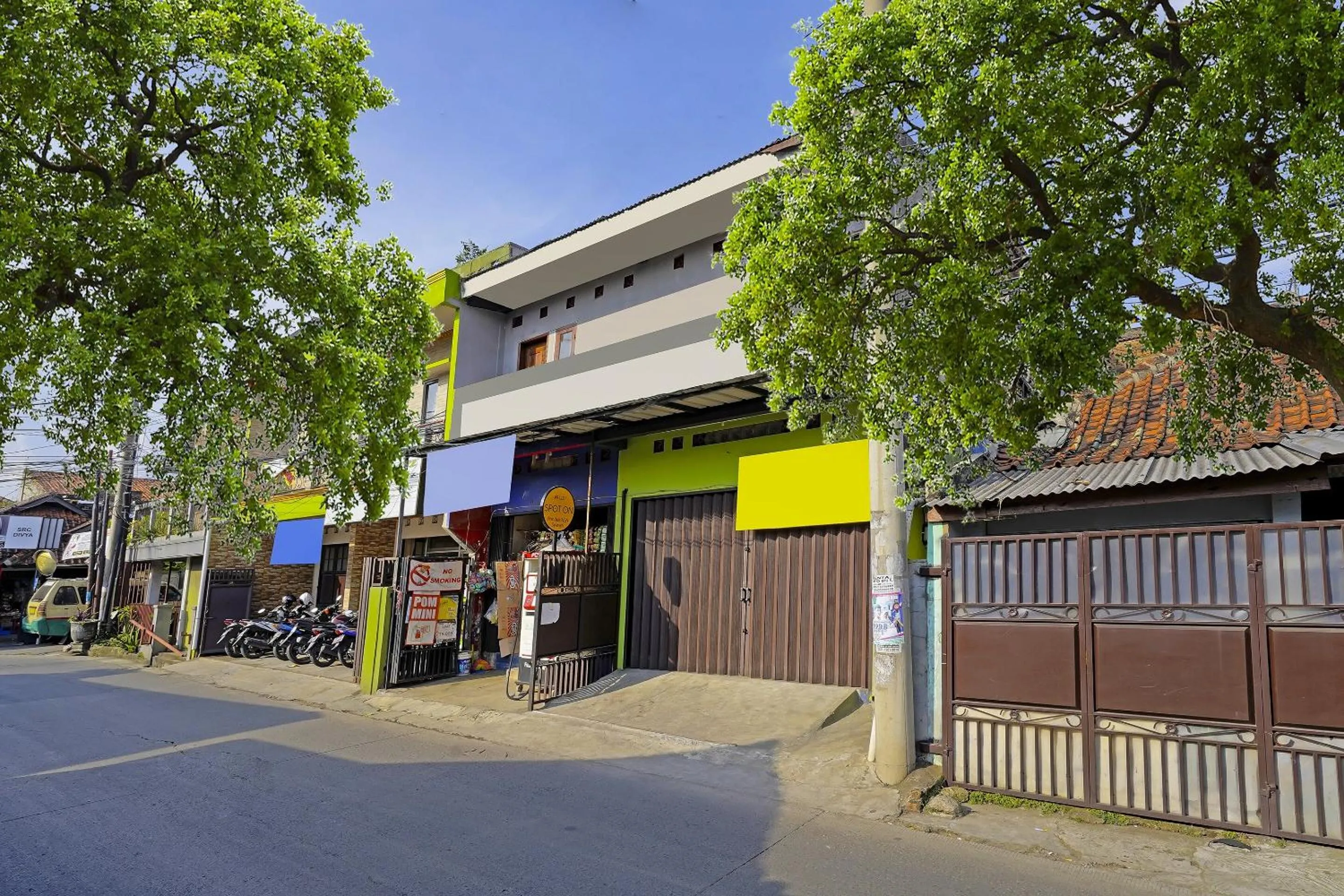 Facade/entrance in SPOT ON 91221 Pondok Nsn Syariah