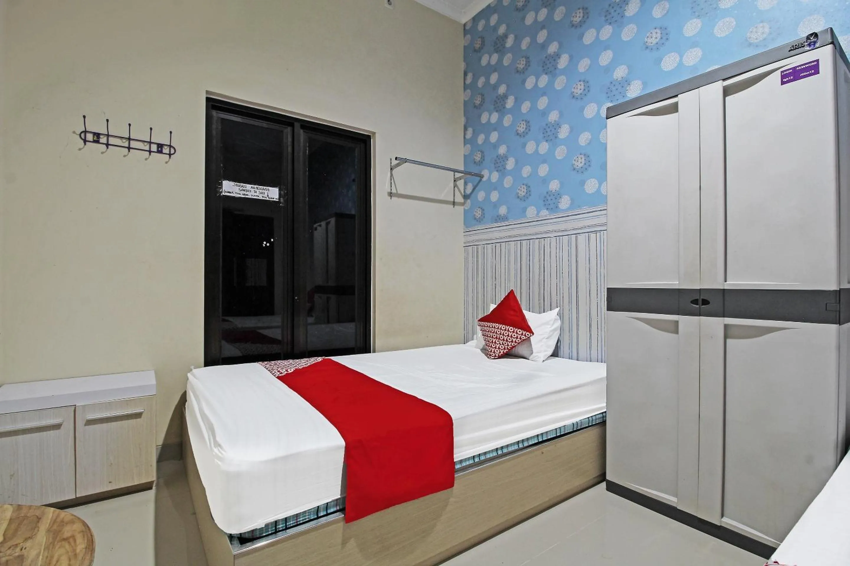 Bedroom, Bed in Hotel O Family Guest House Syariah