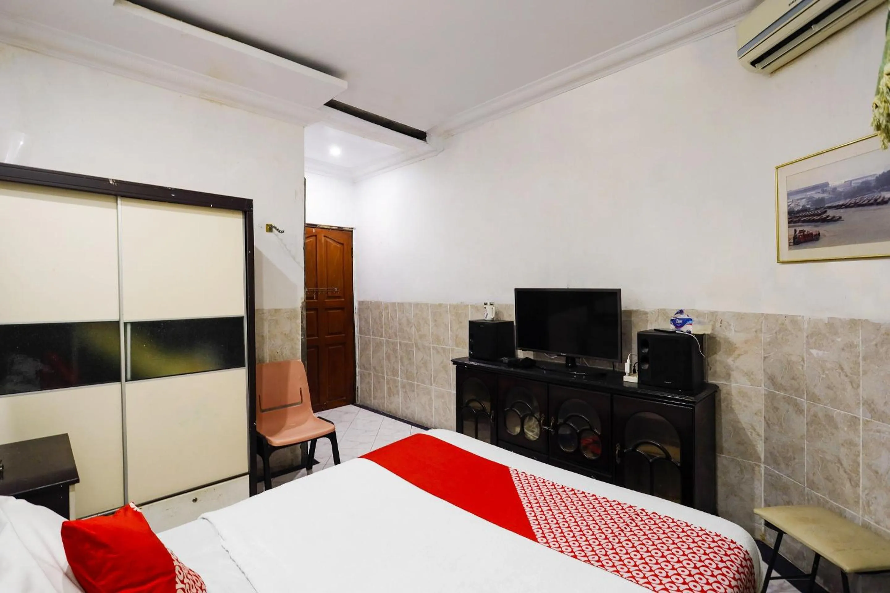 Bedroom, Bed in Hotel O Manisee 1 Homestay Syariah