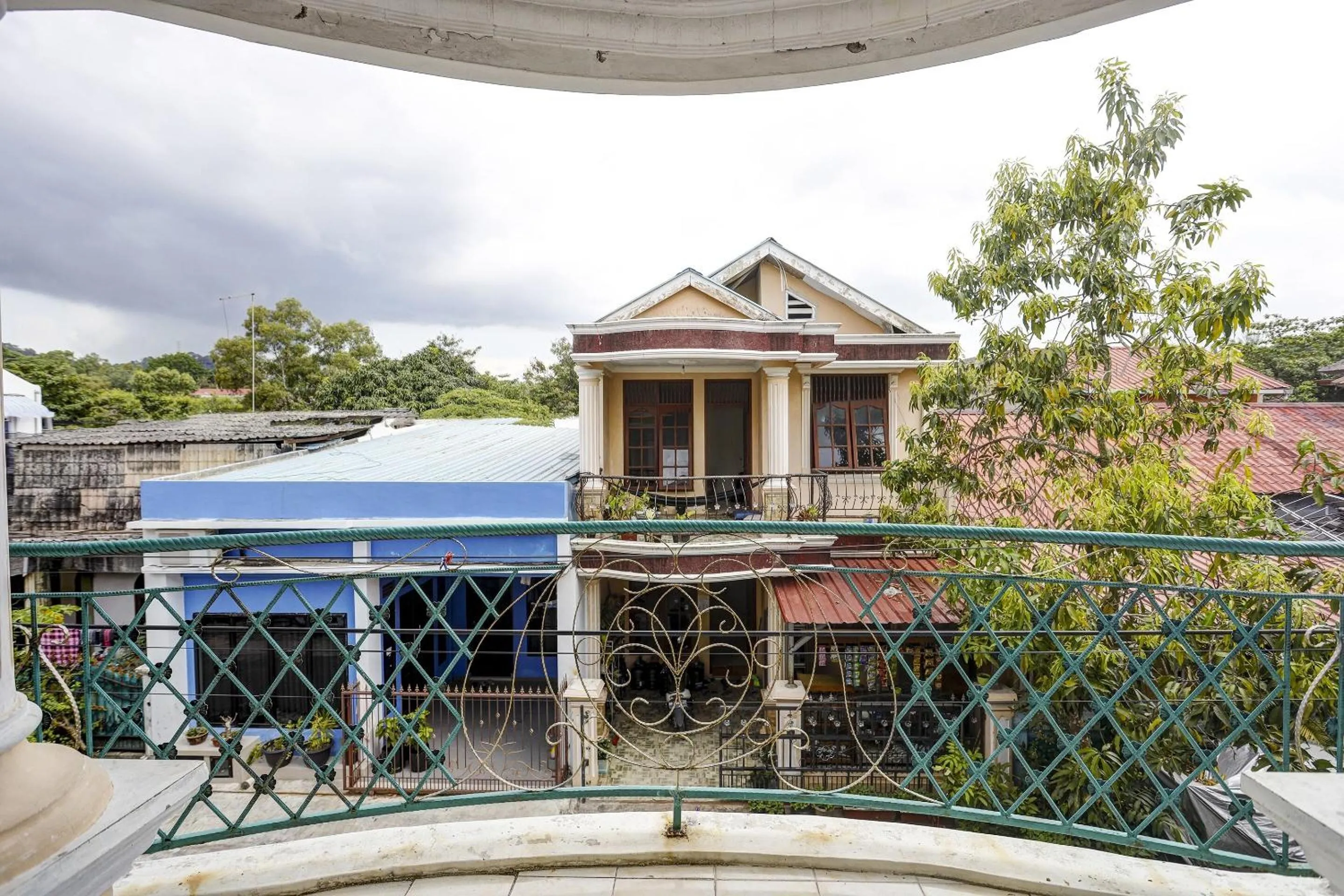 Lobby or reception in Hotel O Manisee 1 Homestay Syariah