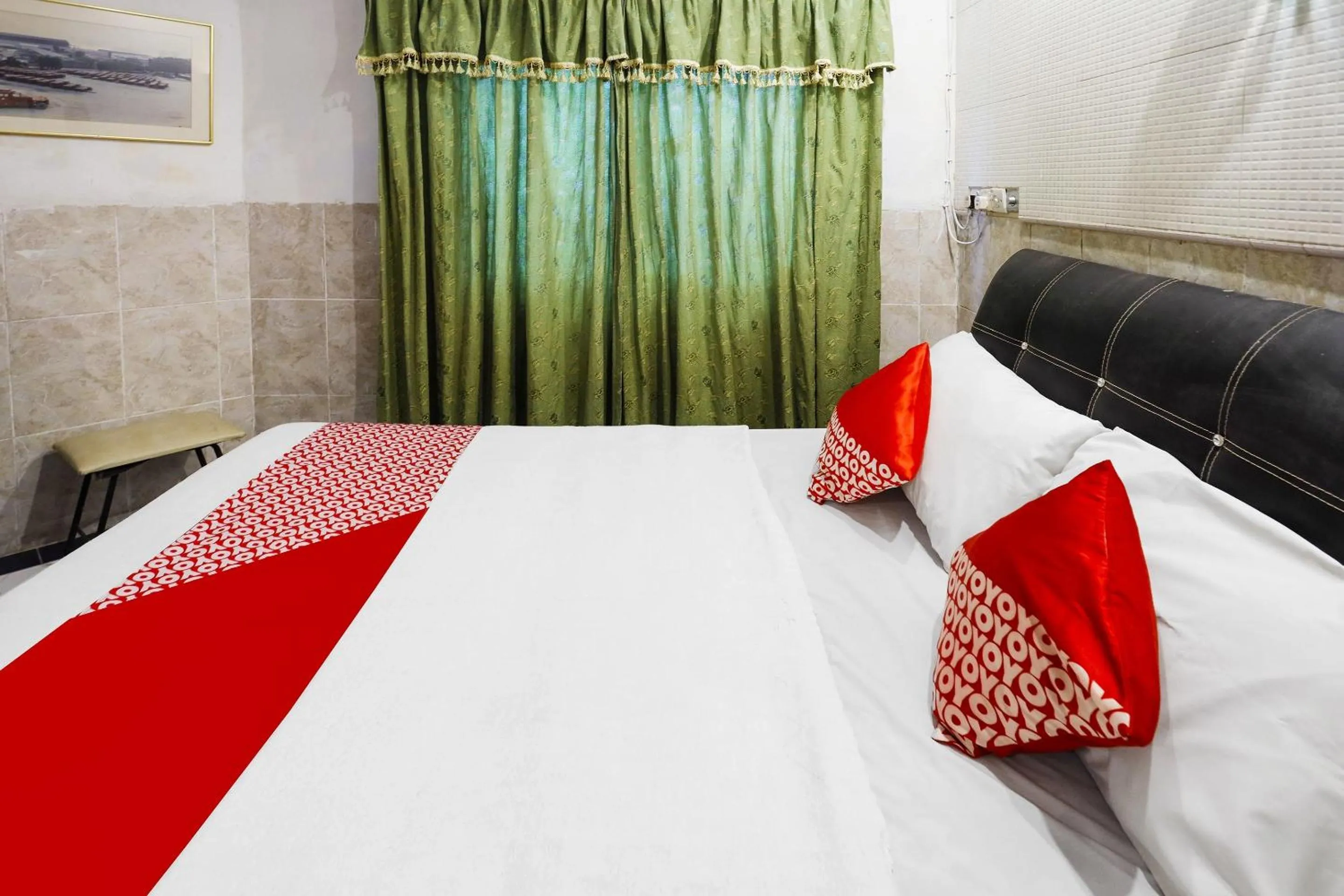 Bedroom, Bed in Hotel O Manisee 1 Homestay Syariah