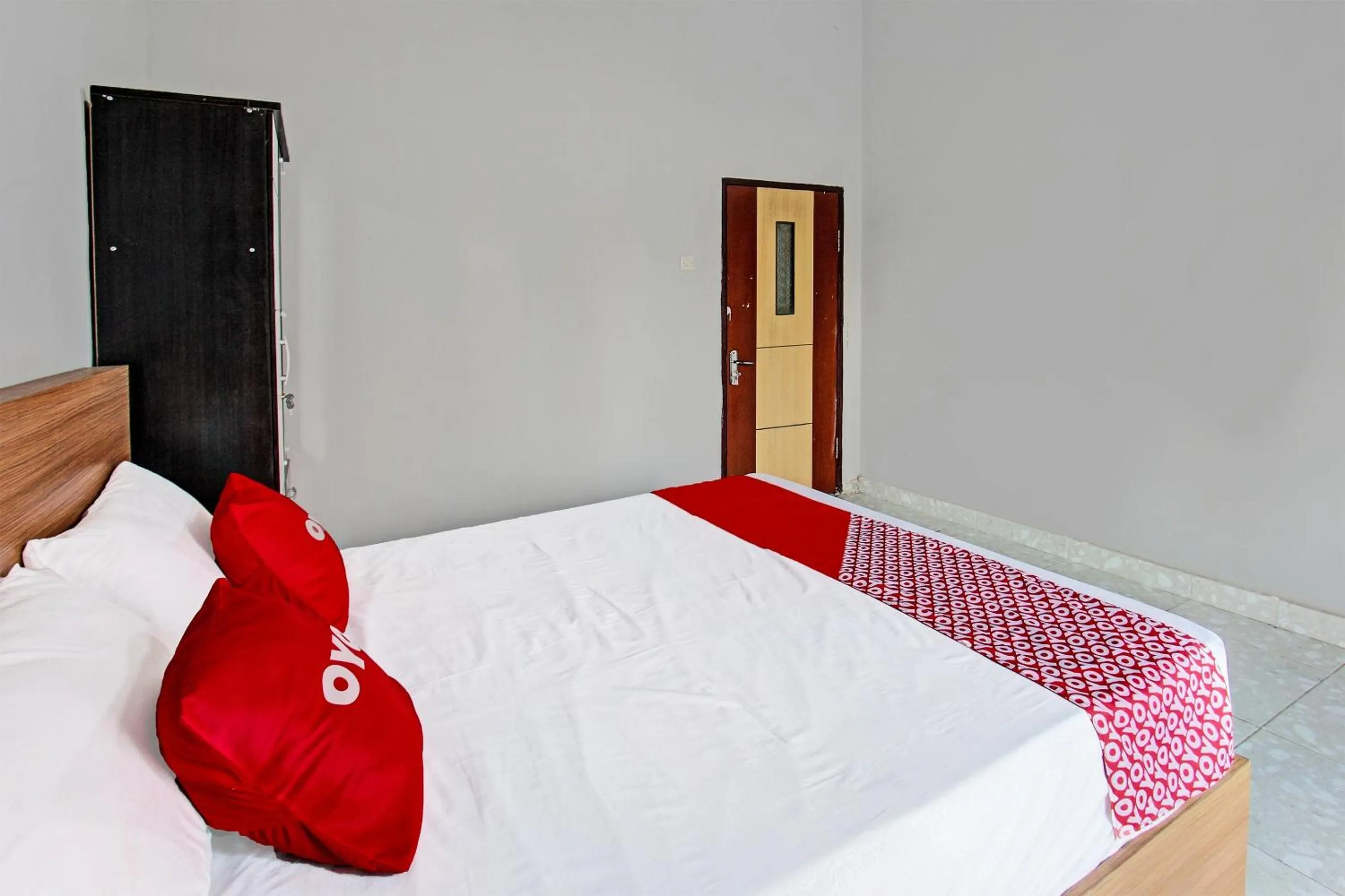 Bedroom in Hotel O J3