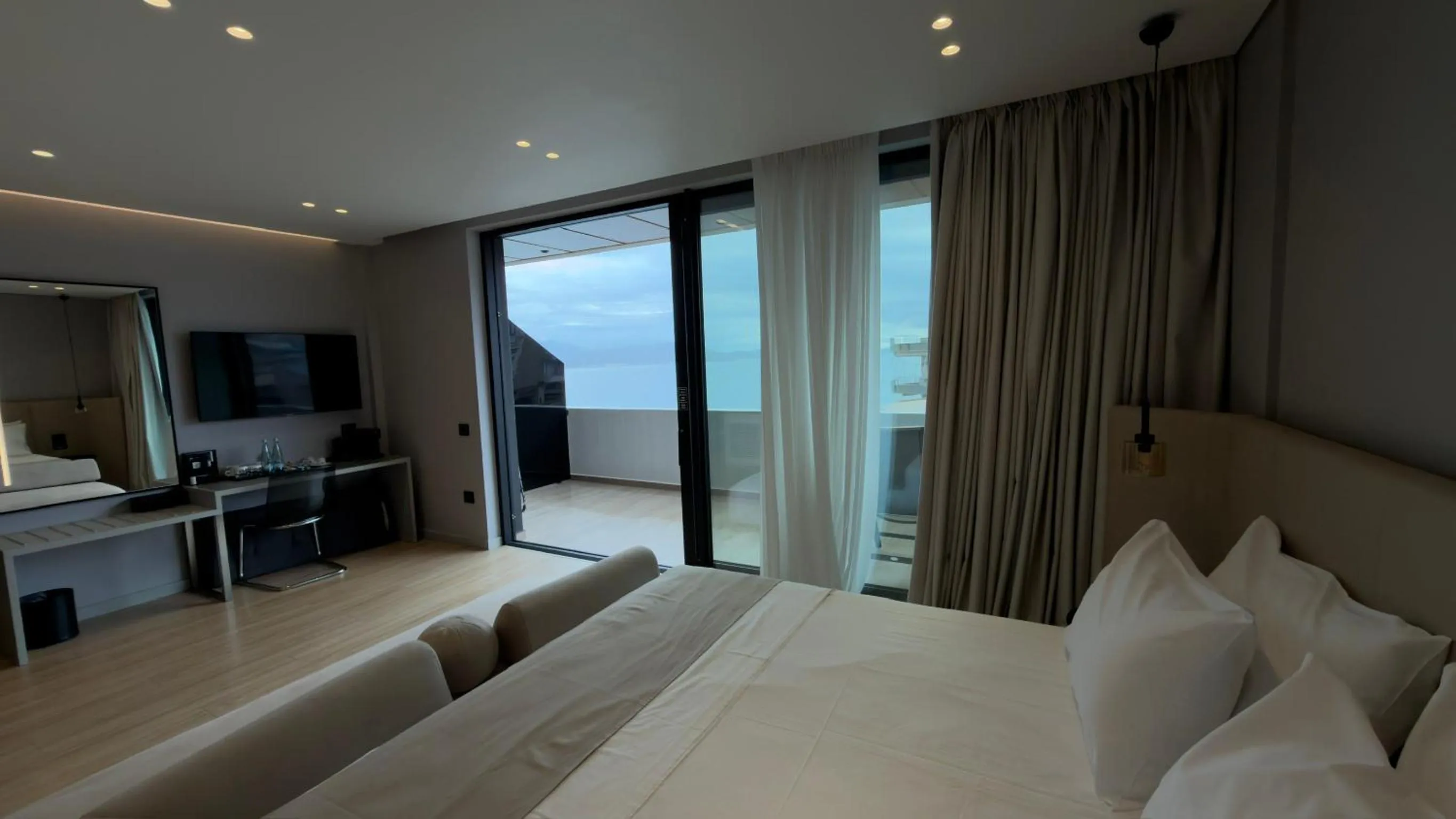 Balcony/Terrace, Bed in AL'YACHT Premium Hotel