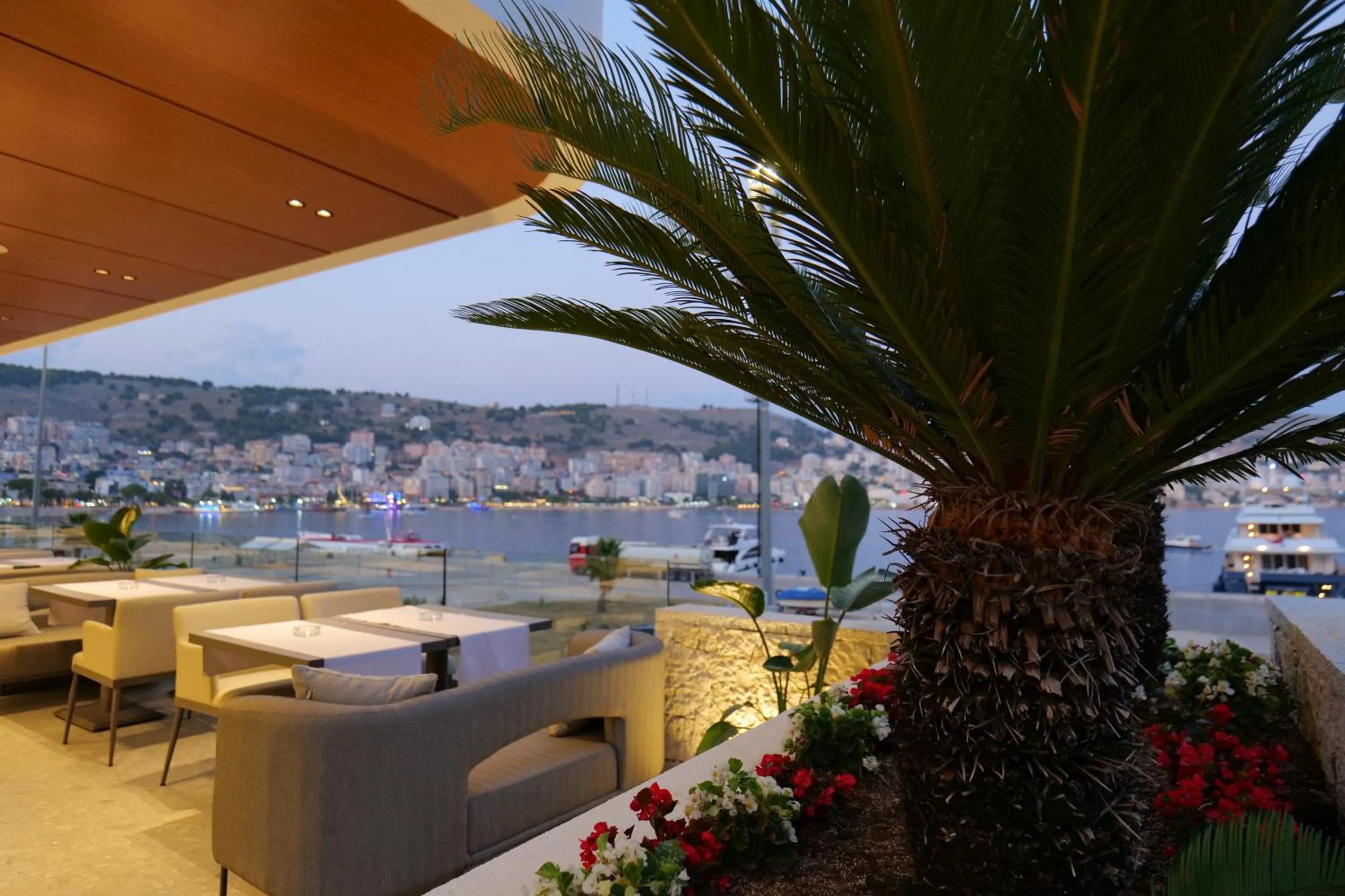 Restaurant/places to eat in AL'YACHT Premium Hotel