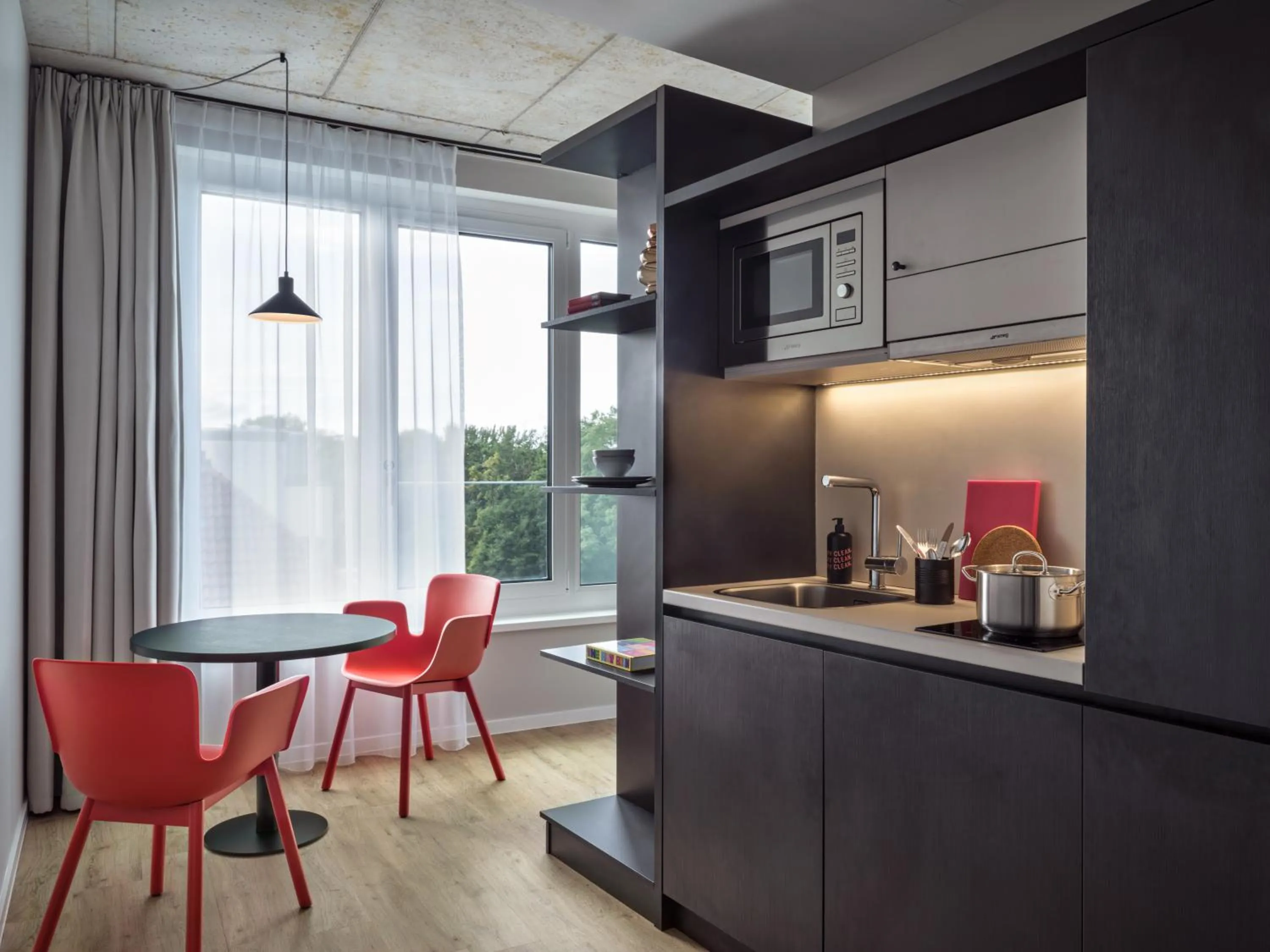 Kitchen or kitchenette in STAYERY Bremen