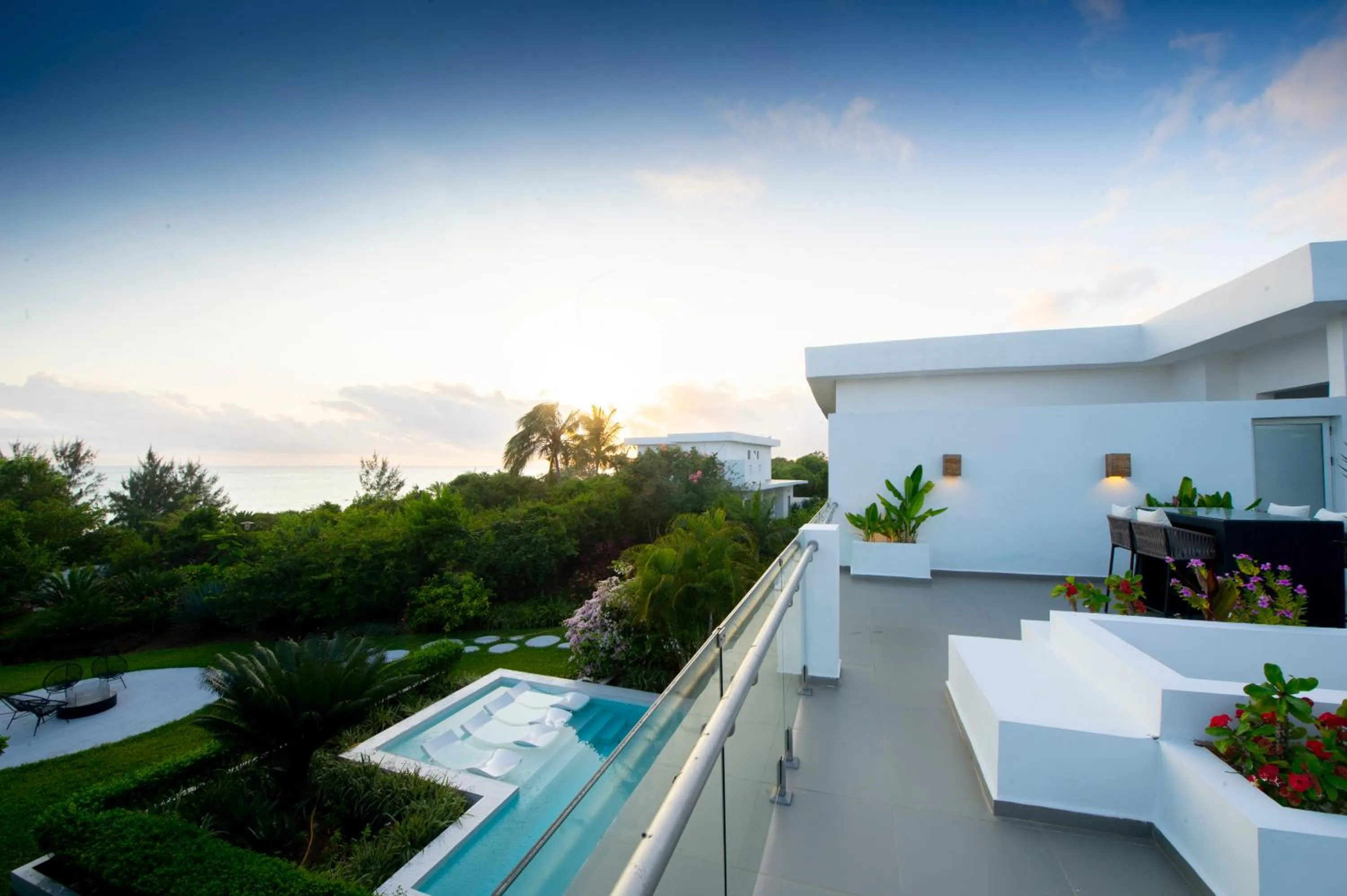 Garden in Safira Blu Luxury Resort & Villas