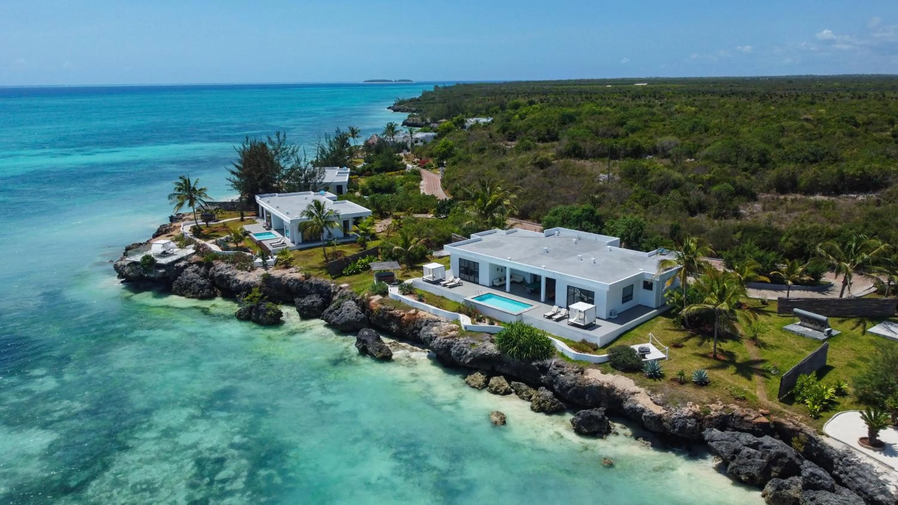 Hot Tub in Safira Blu Luxury Resort & Villas