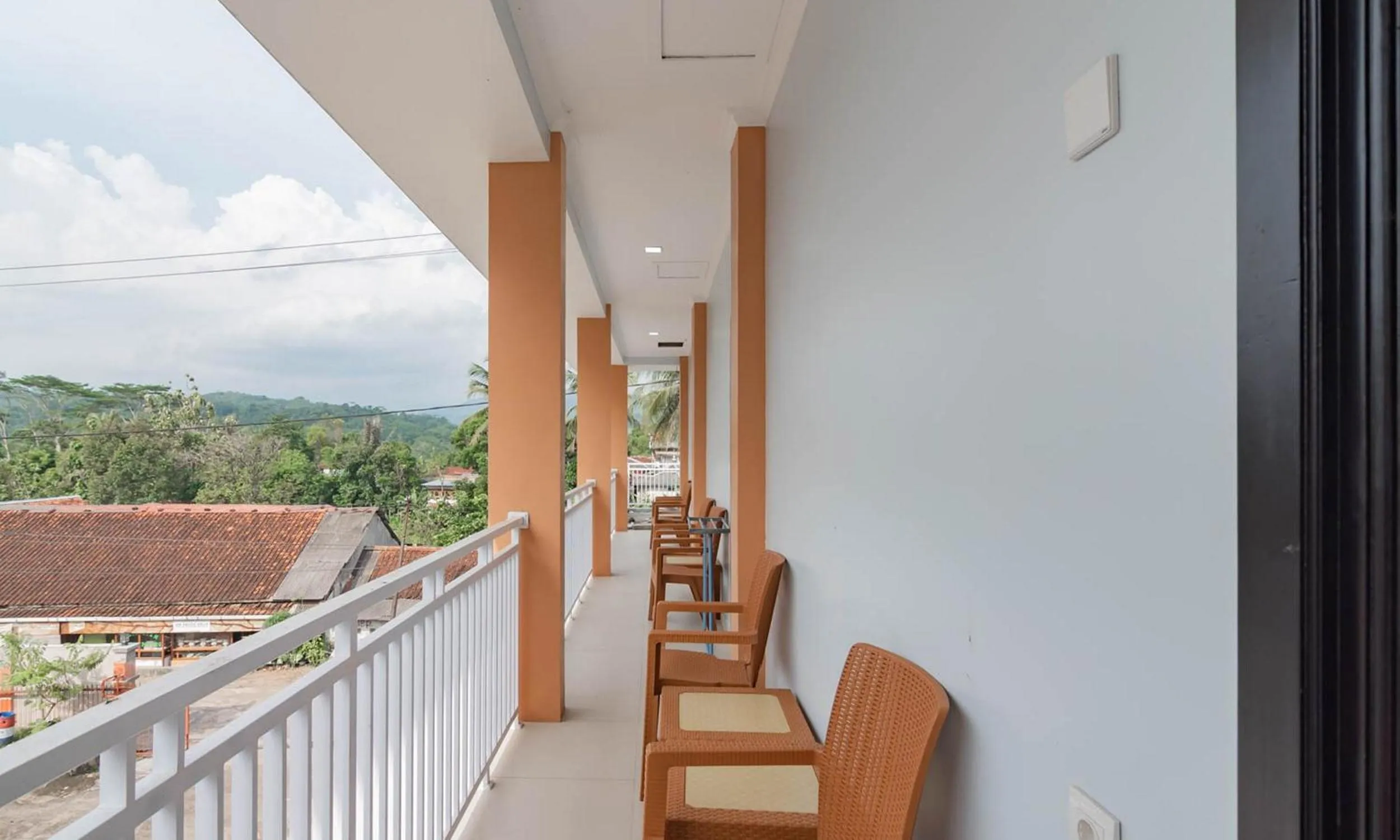 Balcony/Terrace in RedDoorz Syariah @ Tanggeung