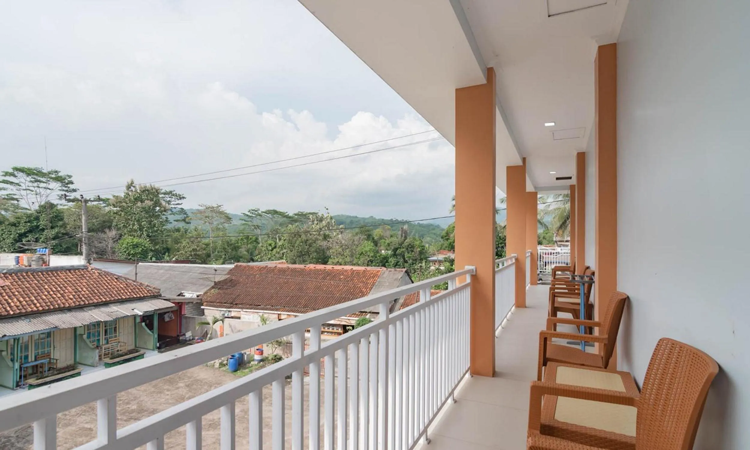 Balcony/Terrace in RedDoorz Syariah @ Tanggeung