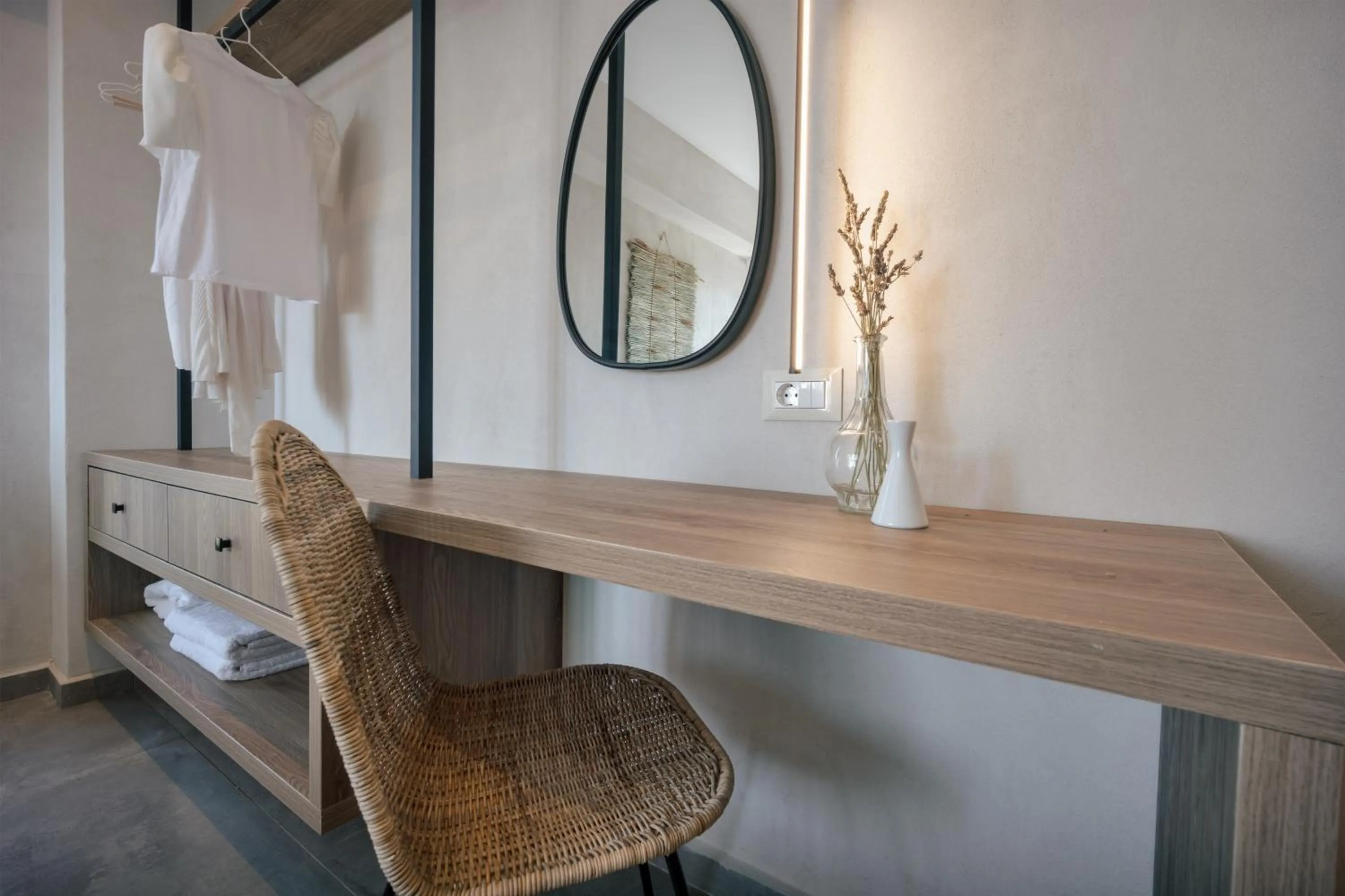 wardrobe in Casa D'Oro Suites by Estia 'Adults Only'