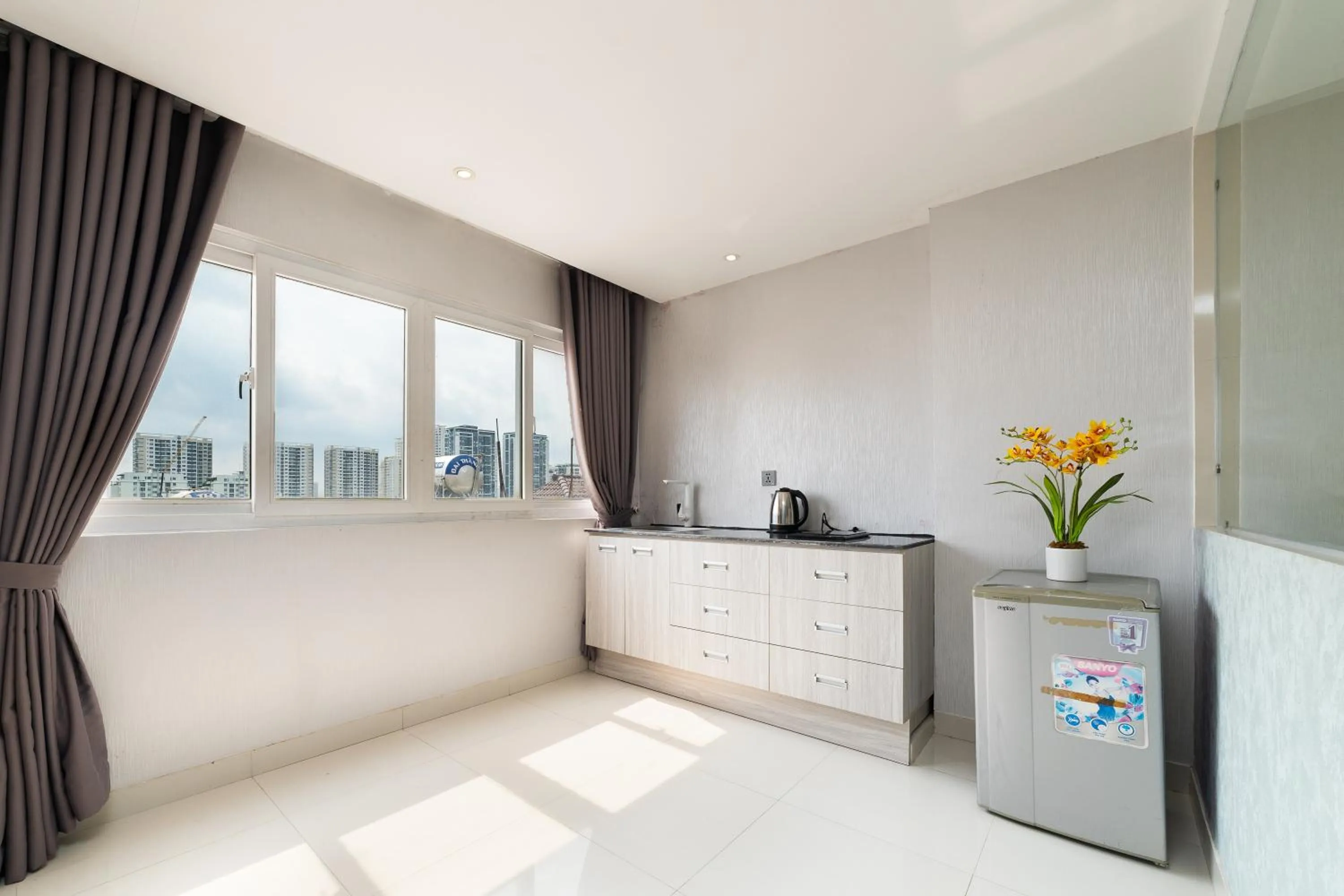 Photo of the whole room in Collection O Sunshine Garden Hotel