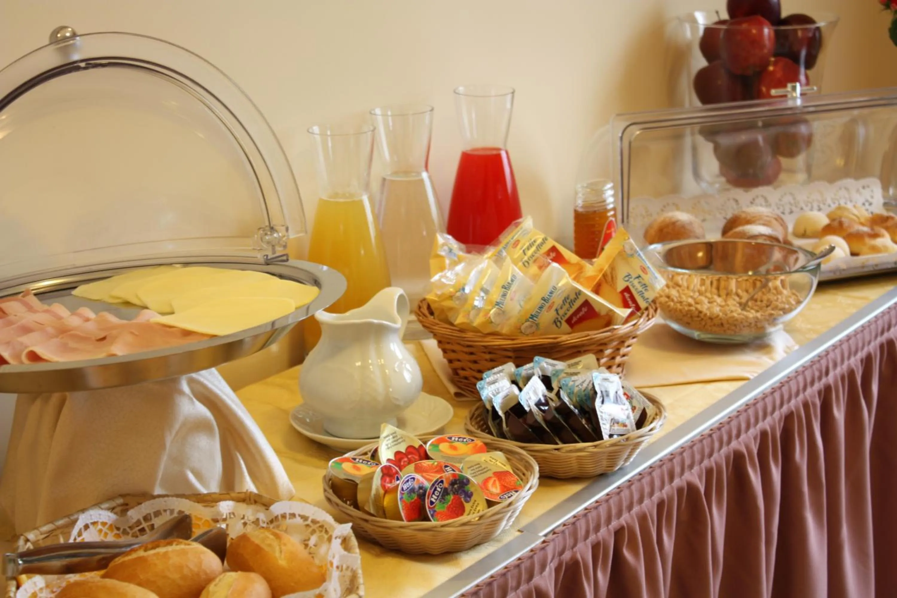 Buffet breakfast in Hotel Europa
