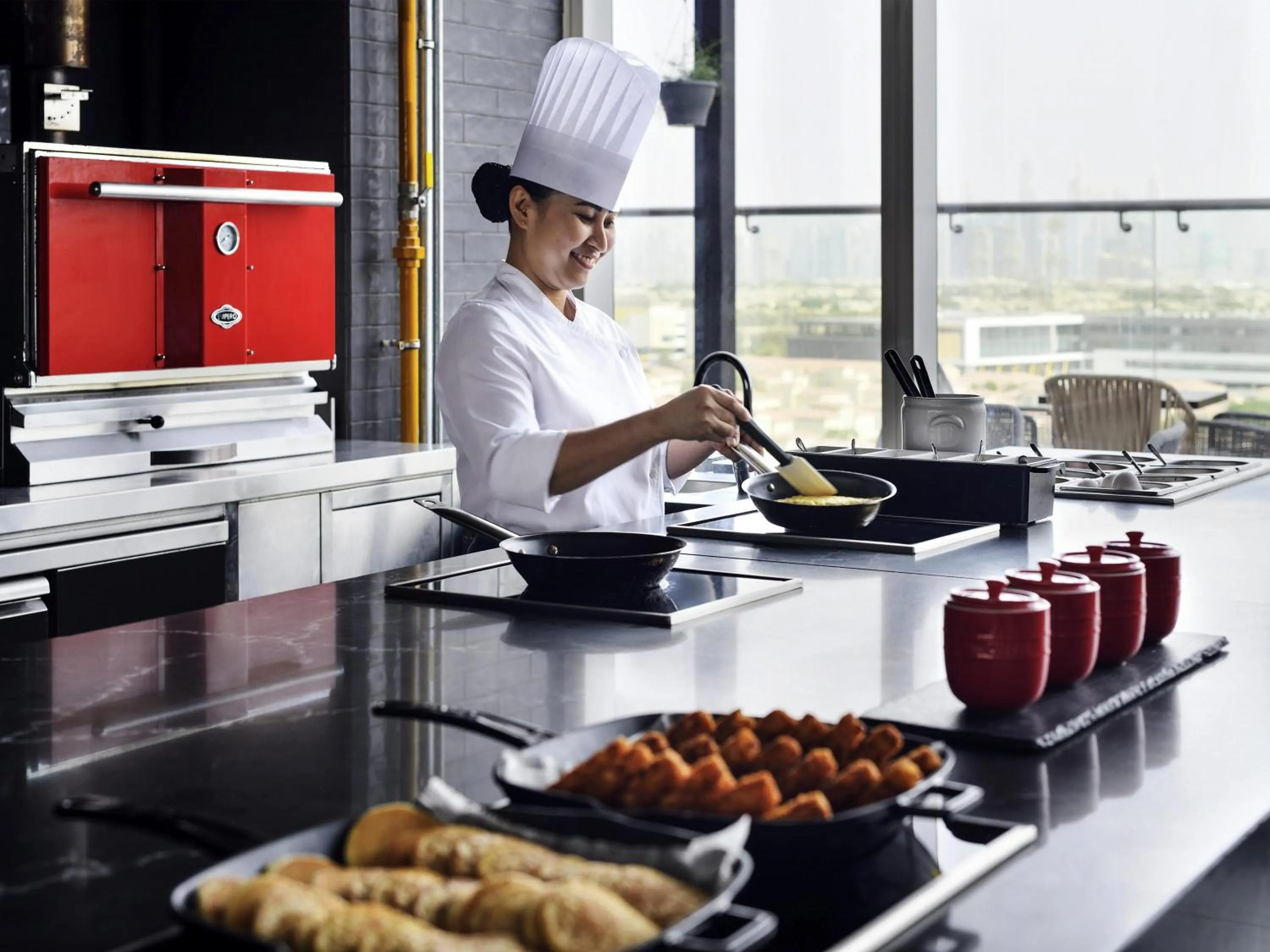 Restaurant/places to eat in Movenpick Jumeirah Village Triangle