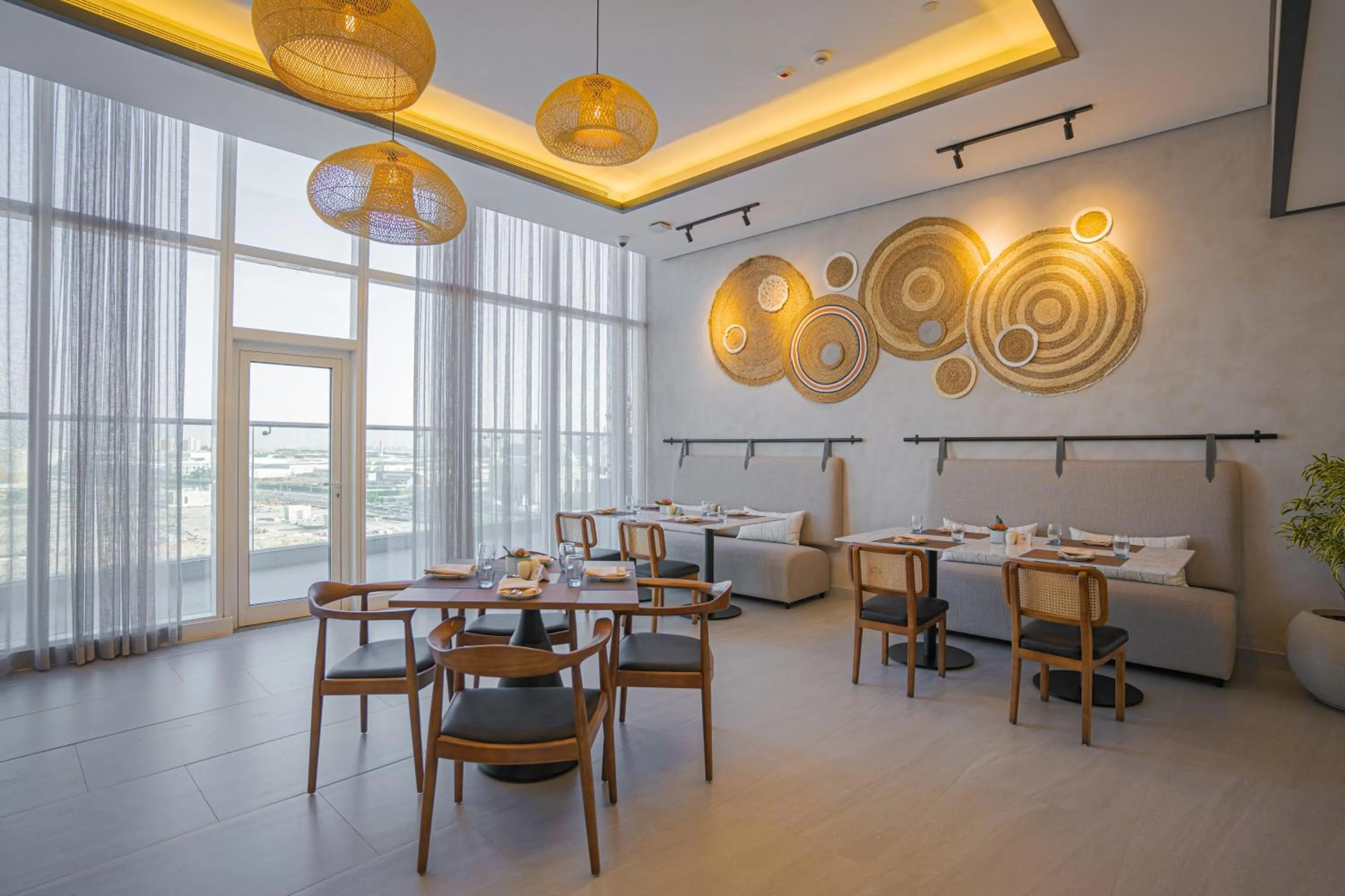 Restaurant/places to eat in Movenpick Jumeirah Village Triangle