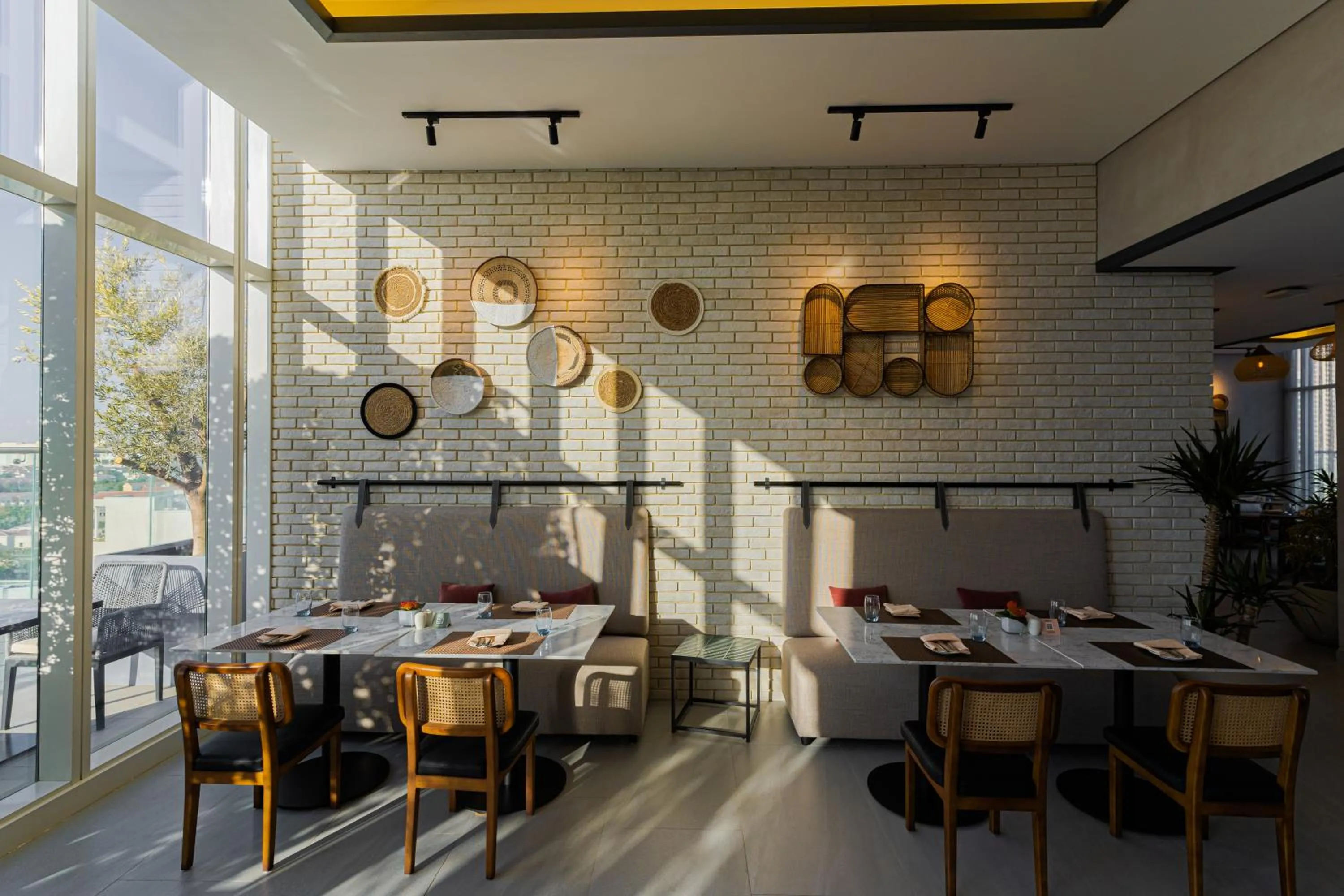 Restaurant/places to eat in Movenpick Jumeirah Village Triangle