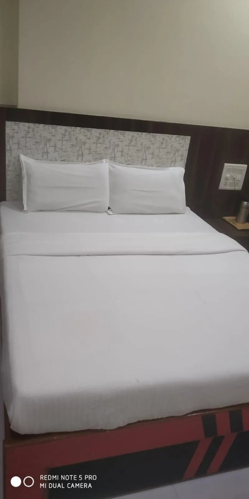 Bed in Hotel Sea View - Near Taj Hotel