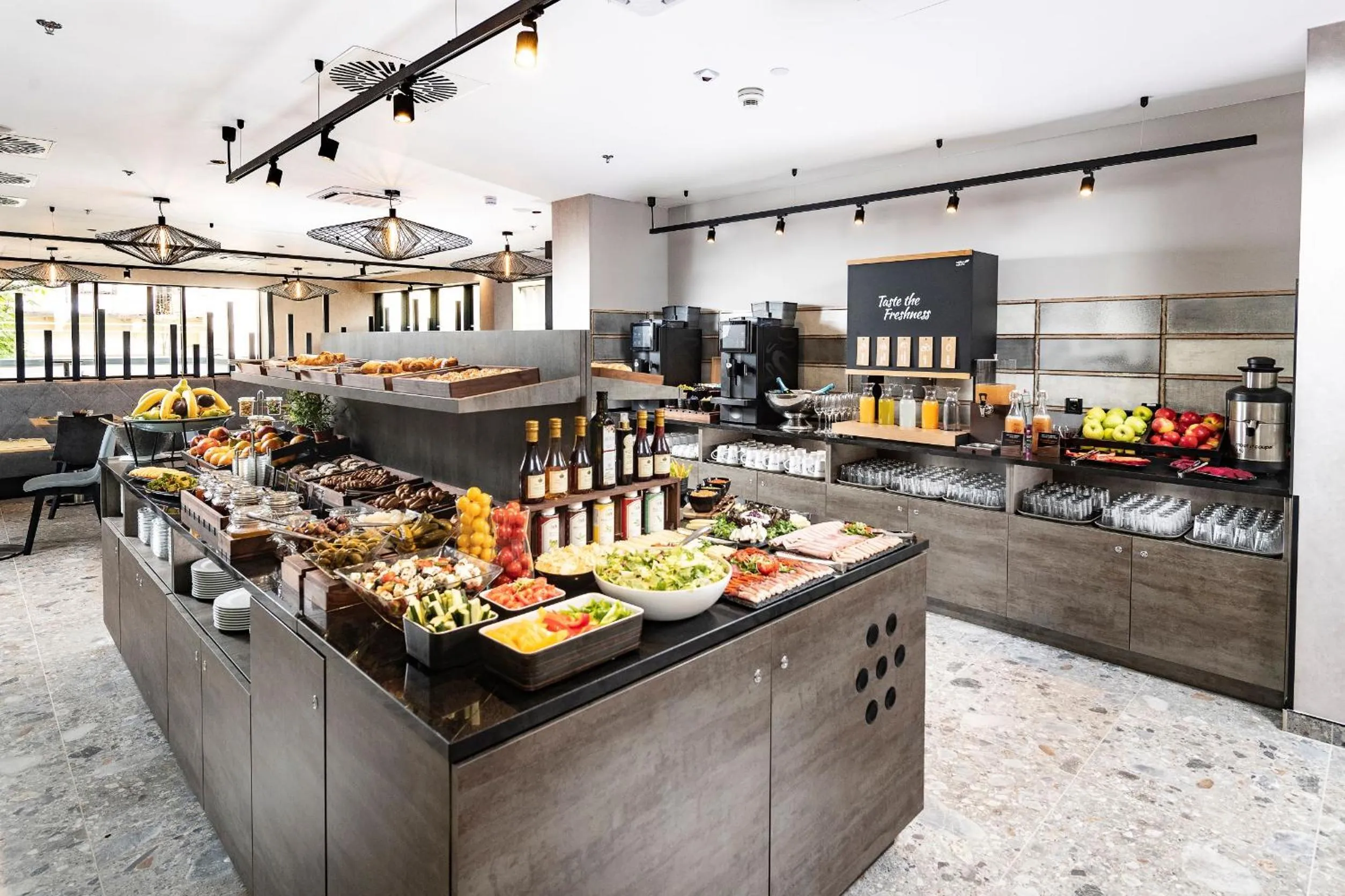 Food and drinks in Three Corners Downtown Hotel