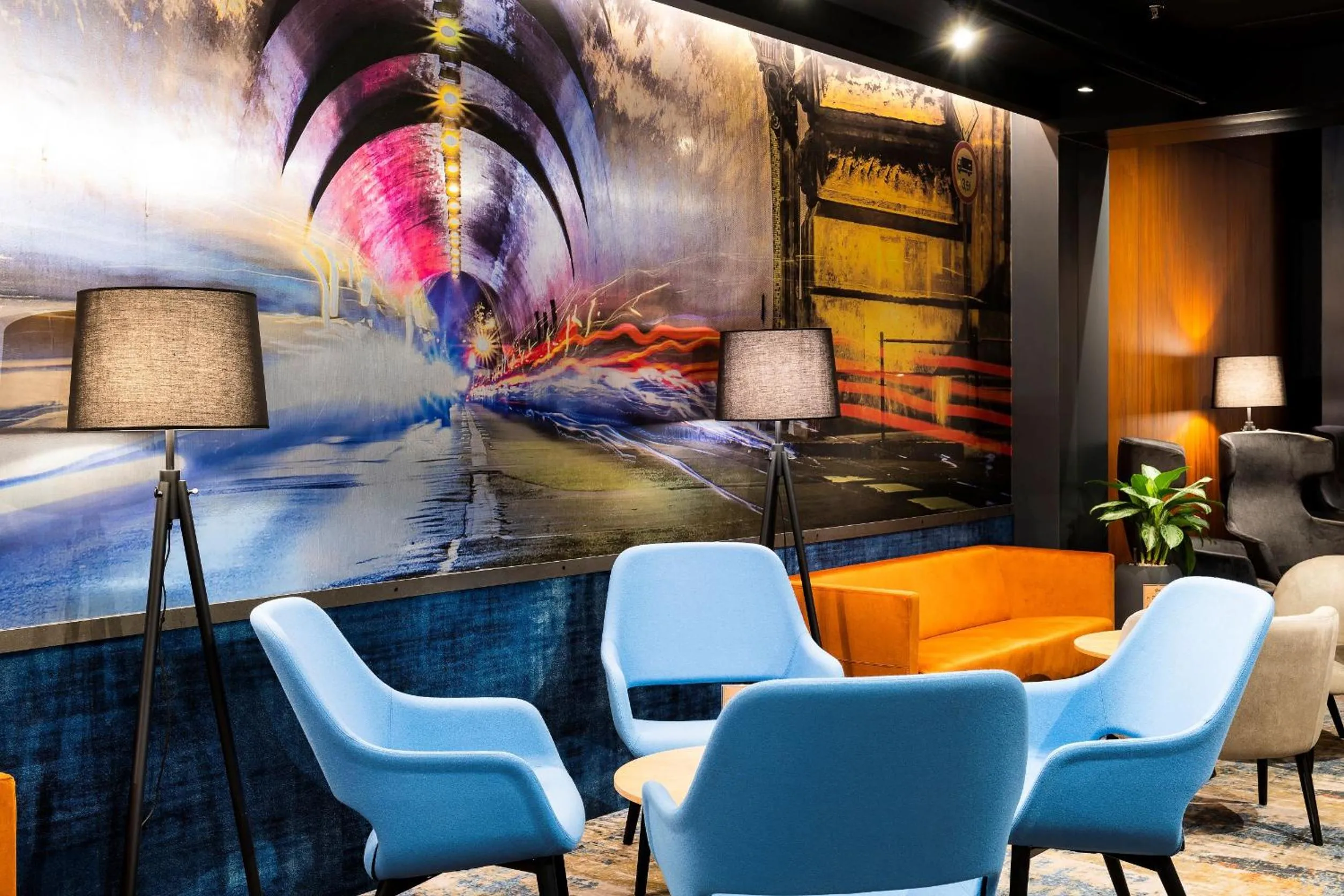 TV and multimedia in Three Corners Downtown Hotel