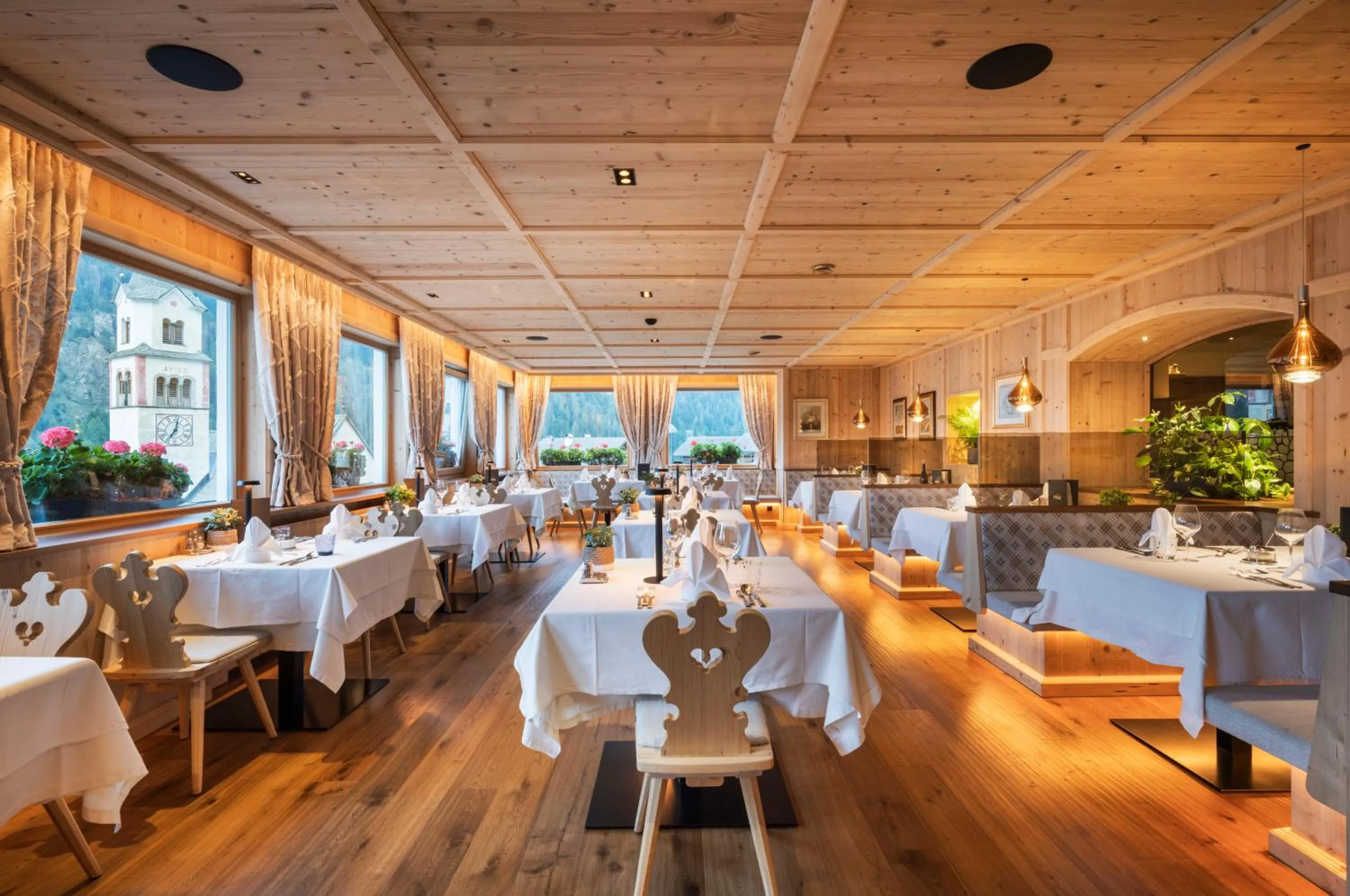 Restaurant/places to eat in Hotel Platz