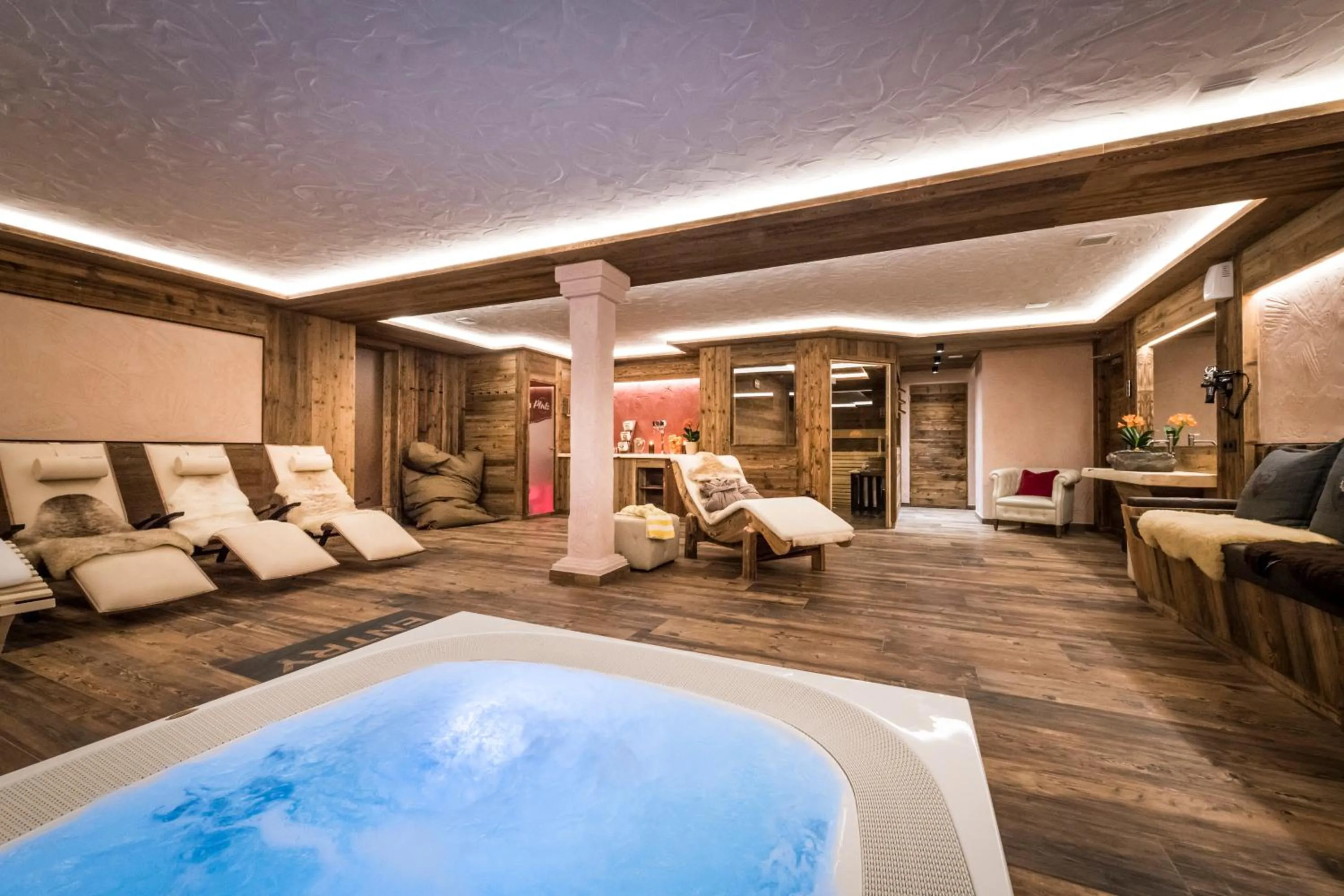 Hot Tub in Hotel Platz