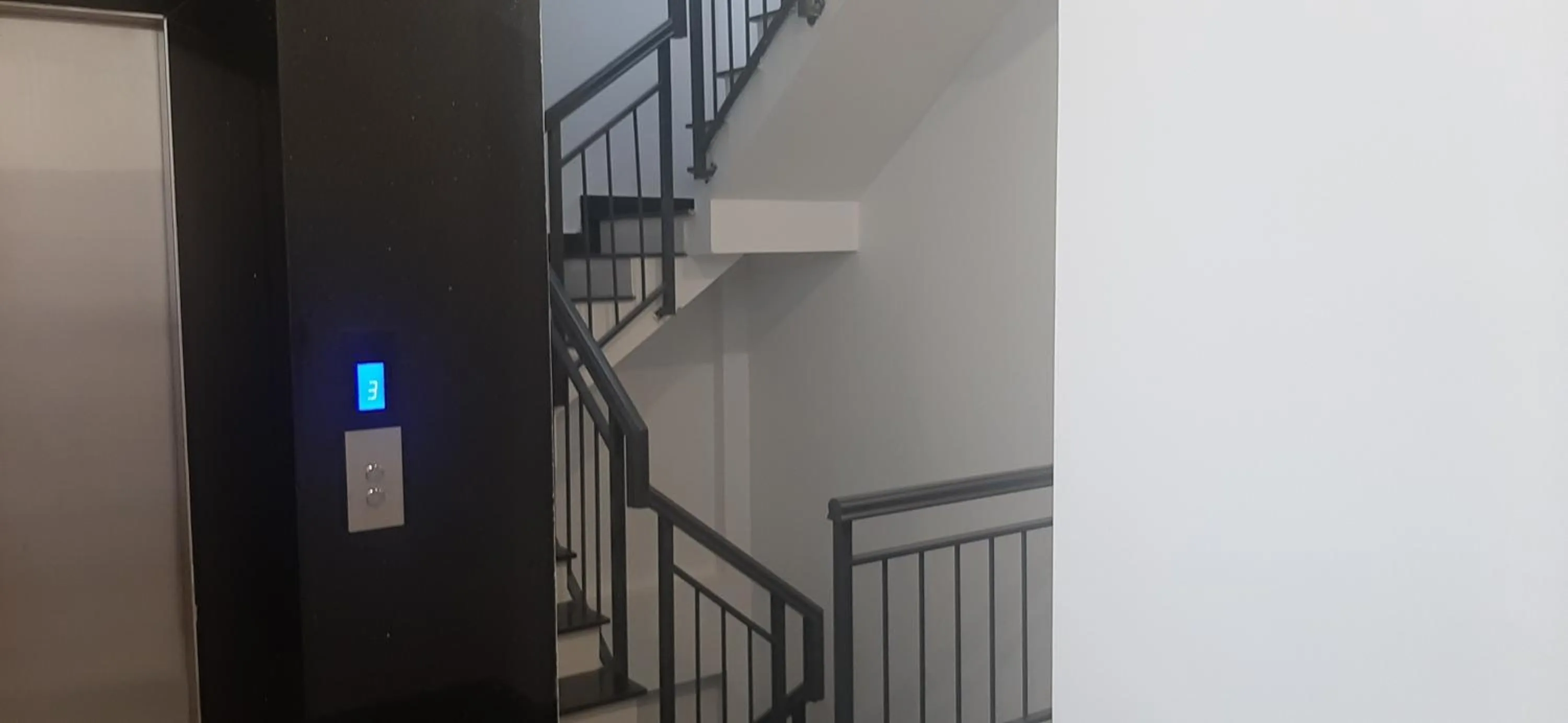 Lobby or reception in OYO 1161 Puchin Hotel And Apartment