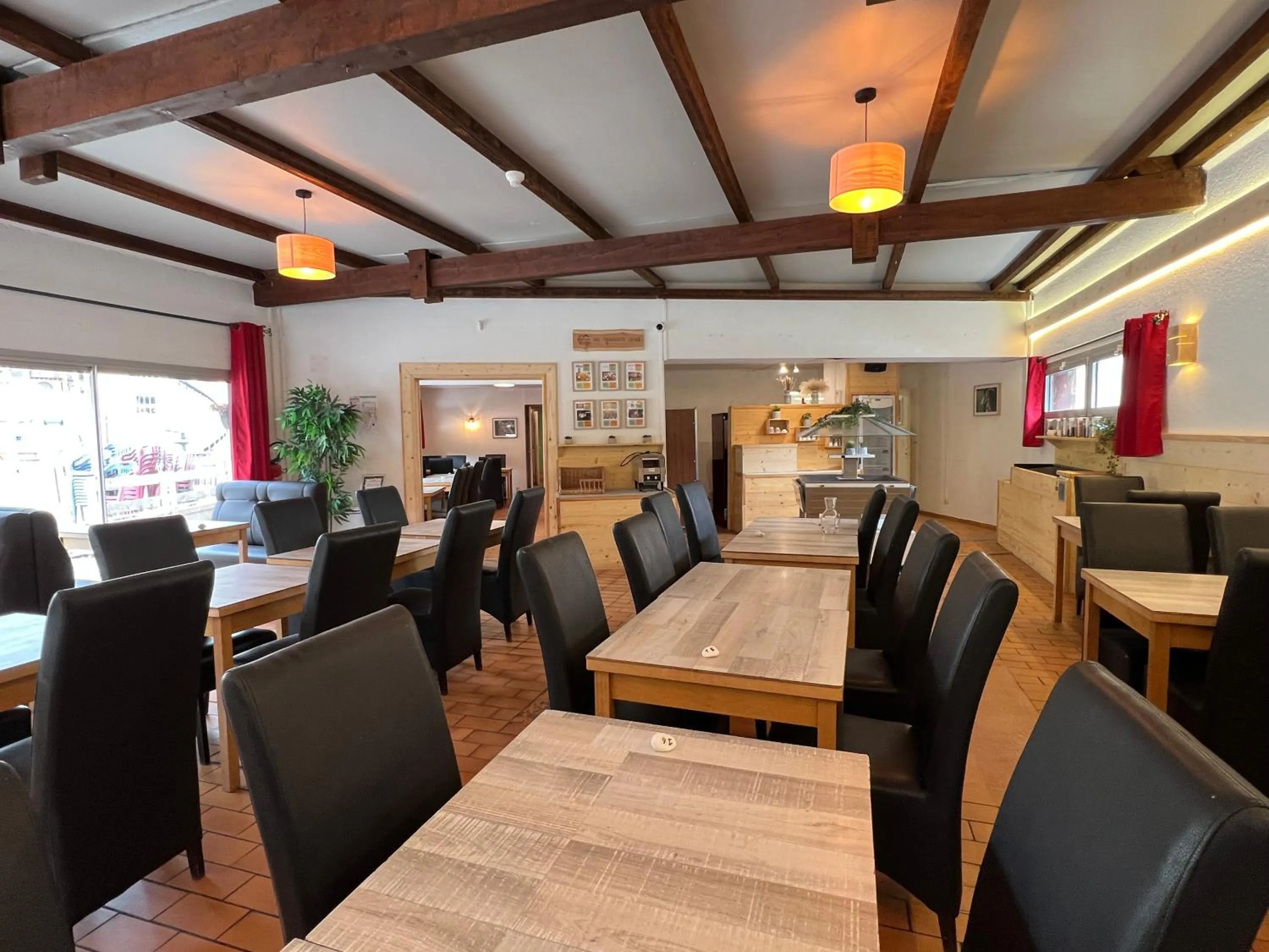 Restaurant/places to eat in Le Balcon des Ecrins