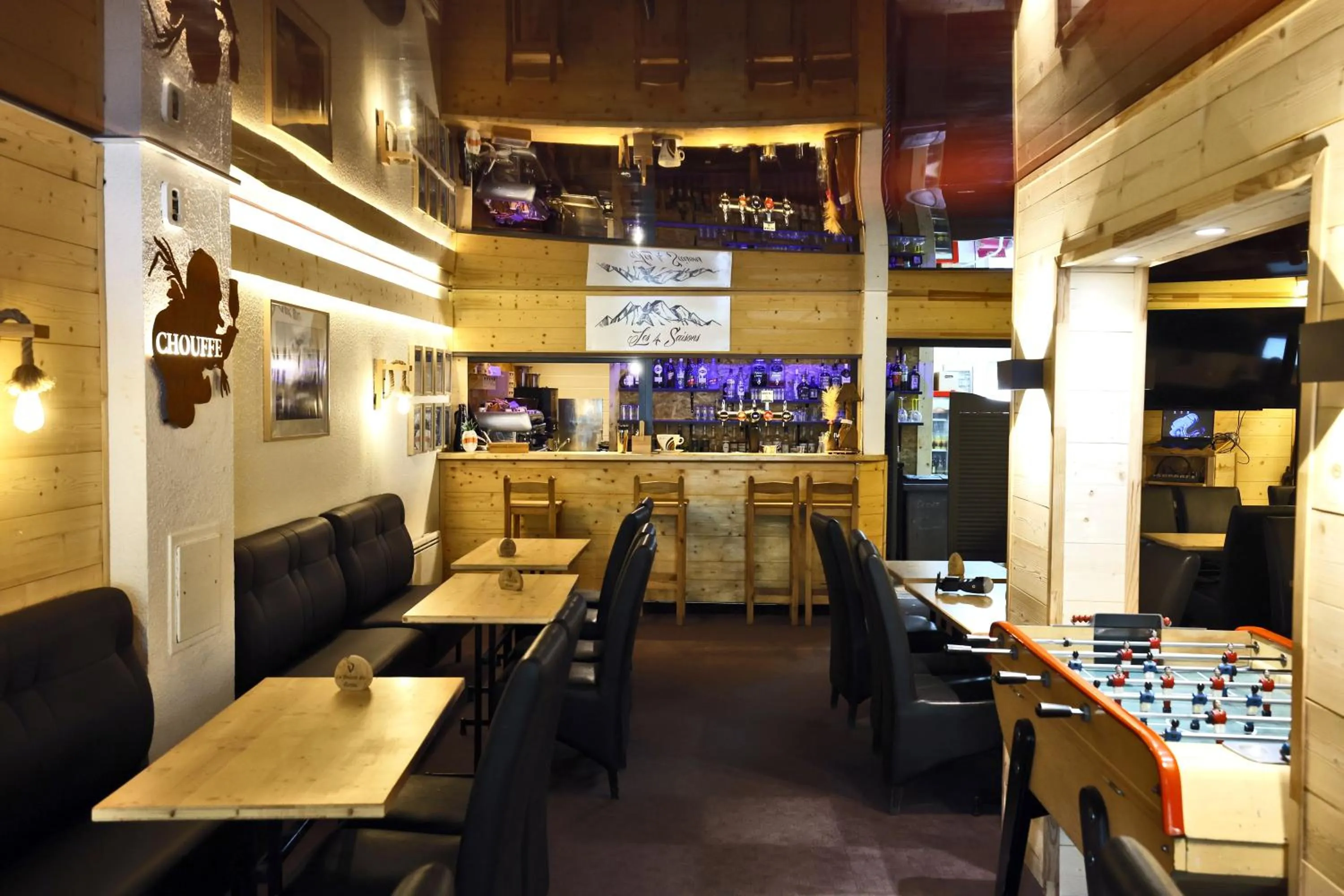 Billiard in Le Balcon des Ecrins