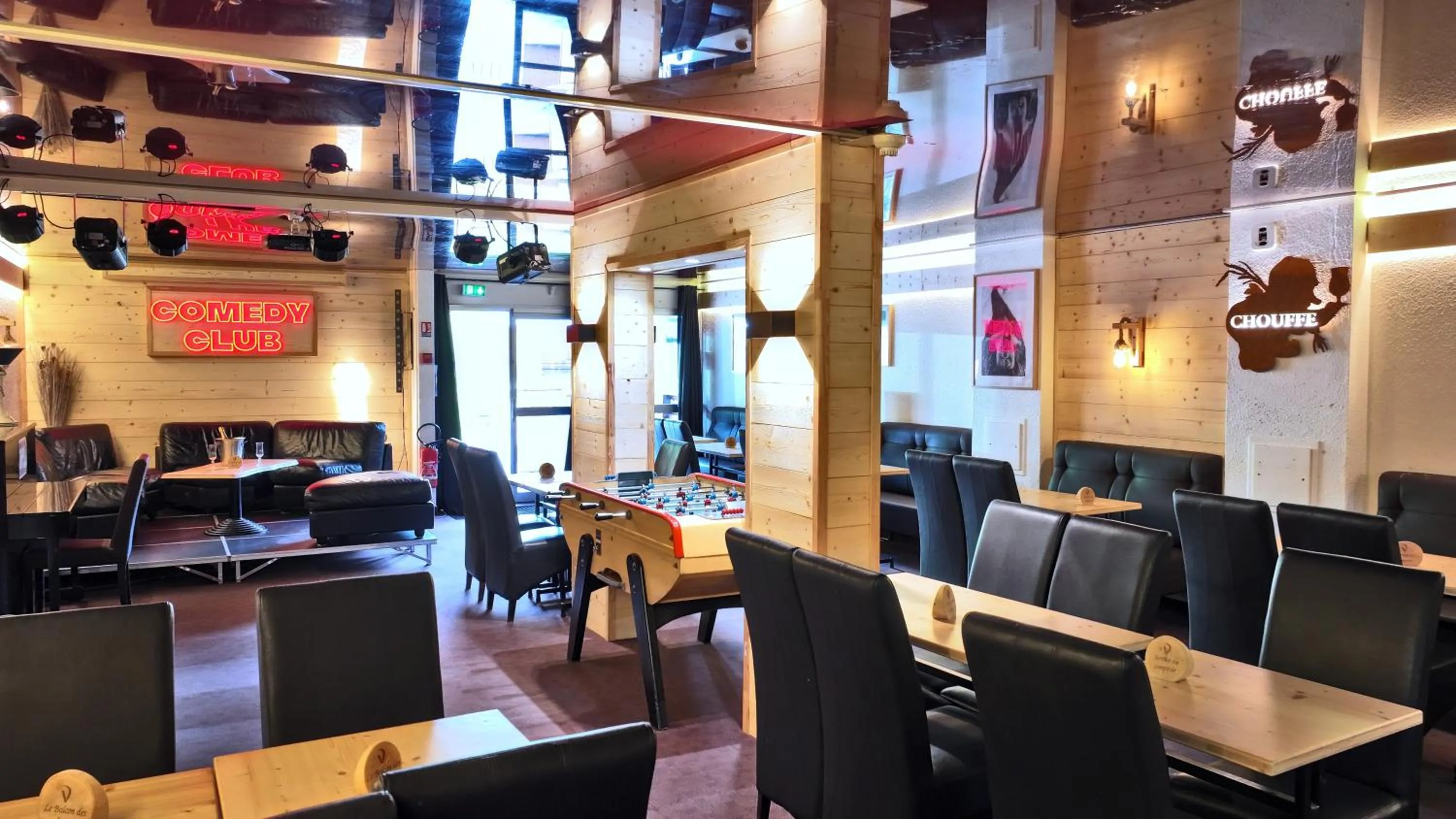 Billiard in Le Balcon des Ecrins