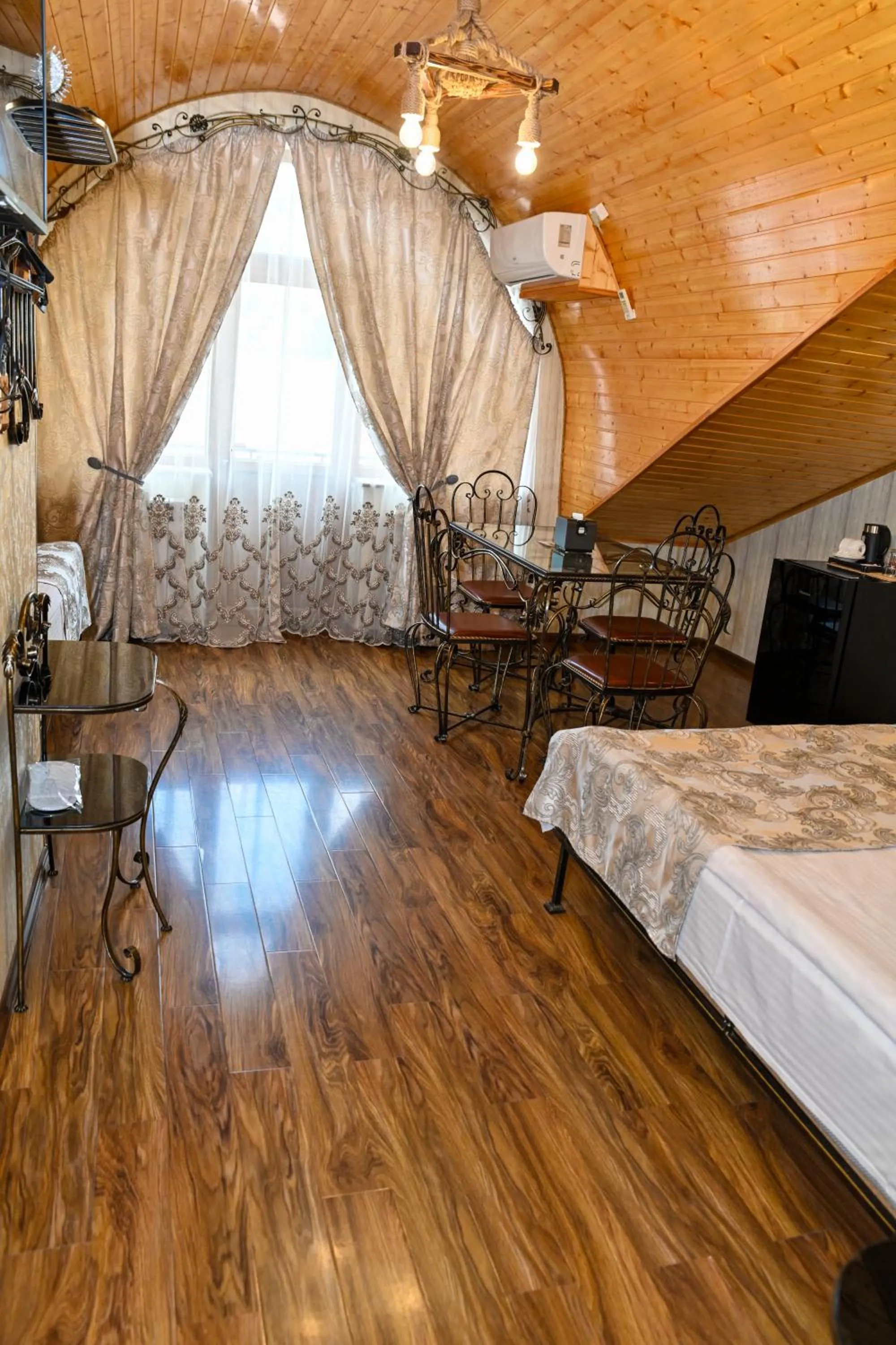 Bed in Har-Mar Hotel