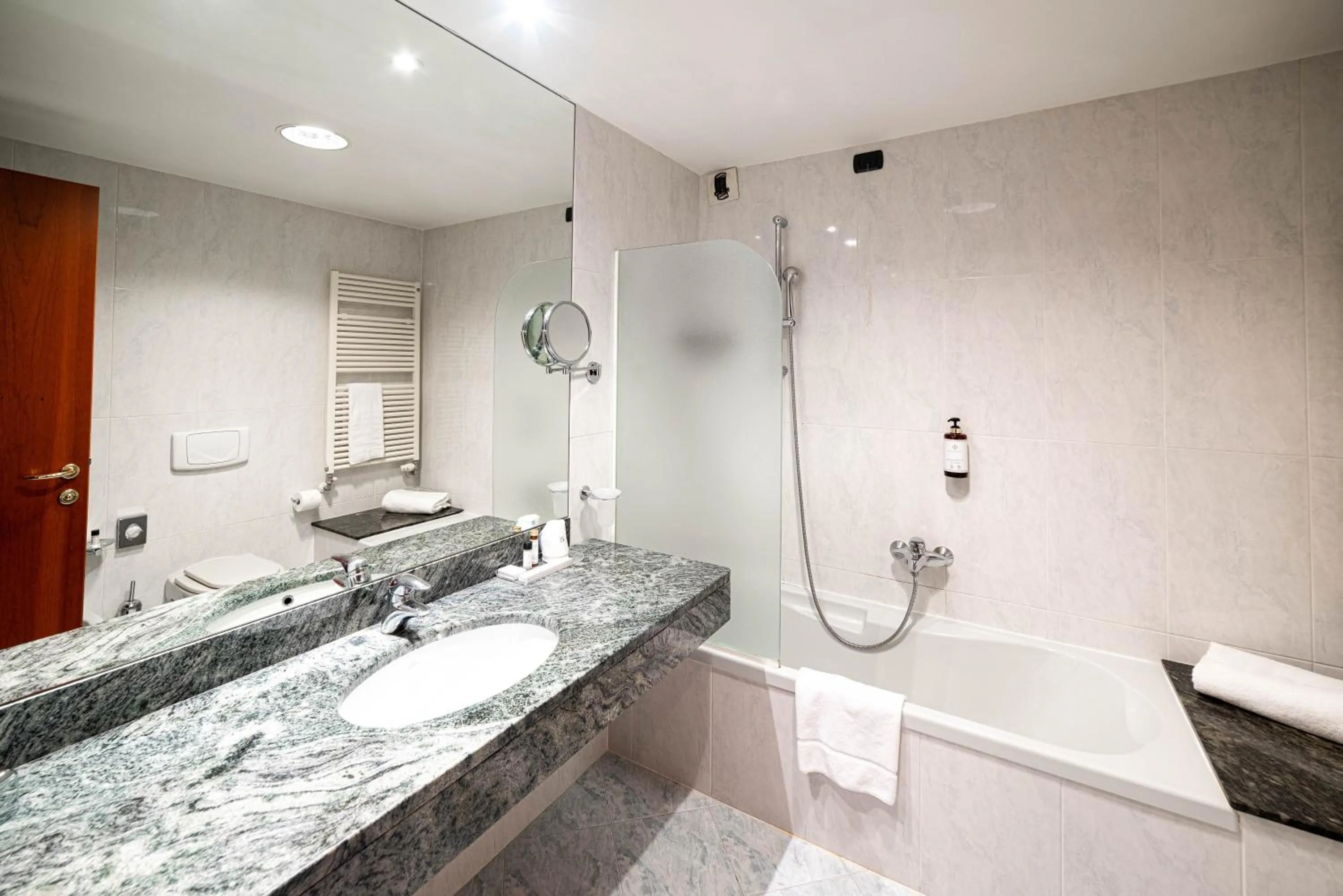 Bathroom in Phi Hotel Cavalieri