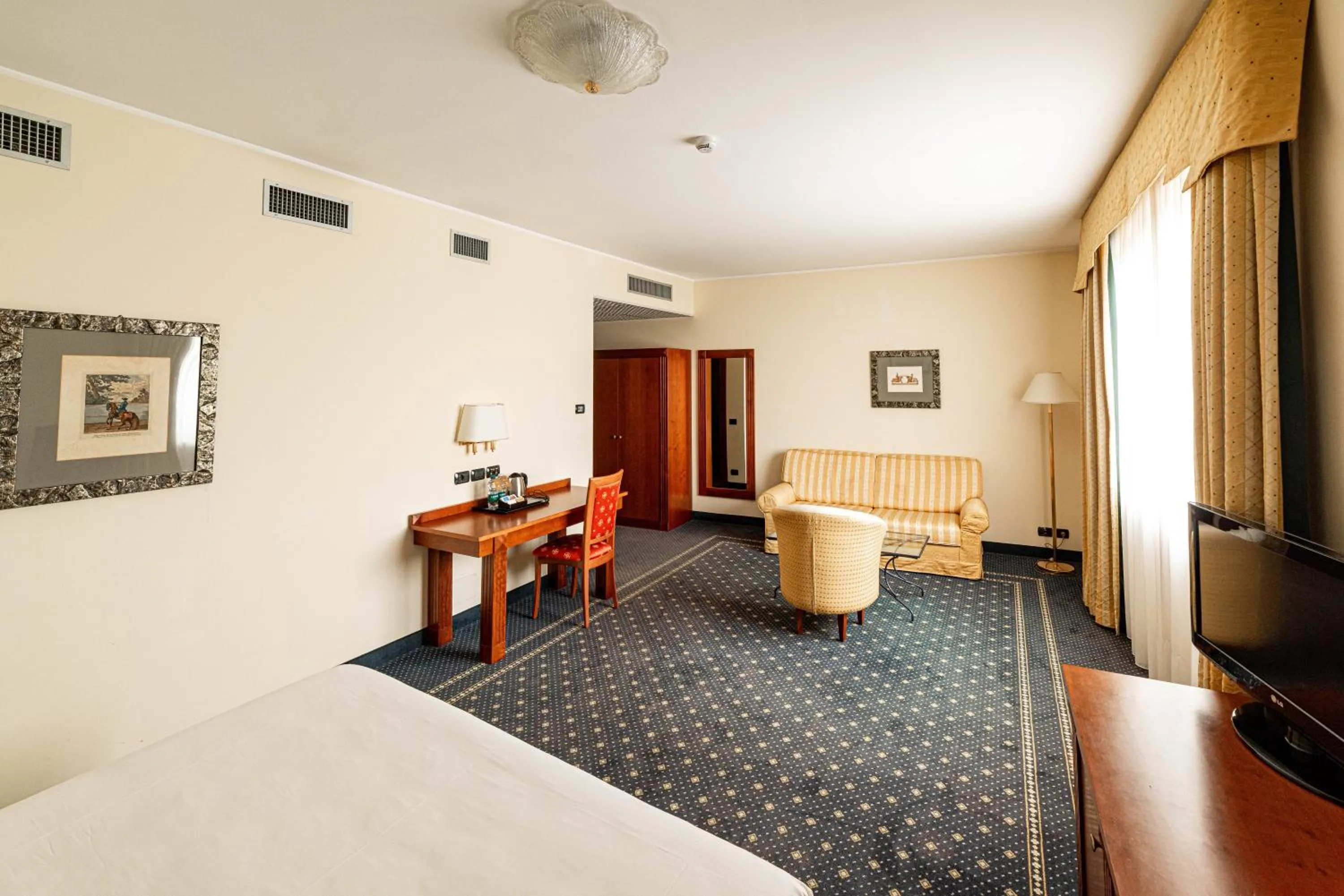 Bedroom, Bed in Phi Hotel Cavalieri