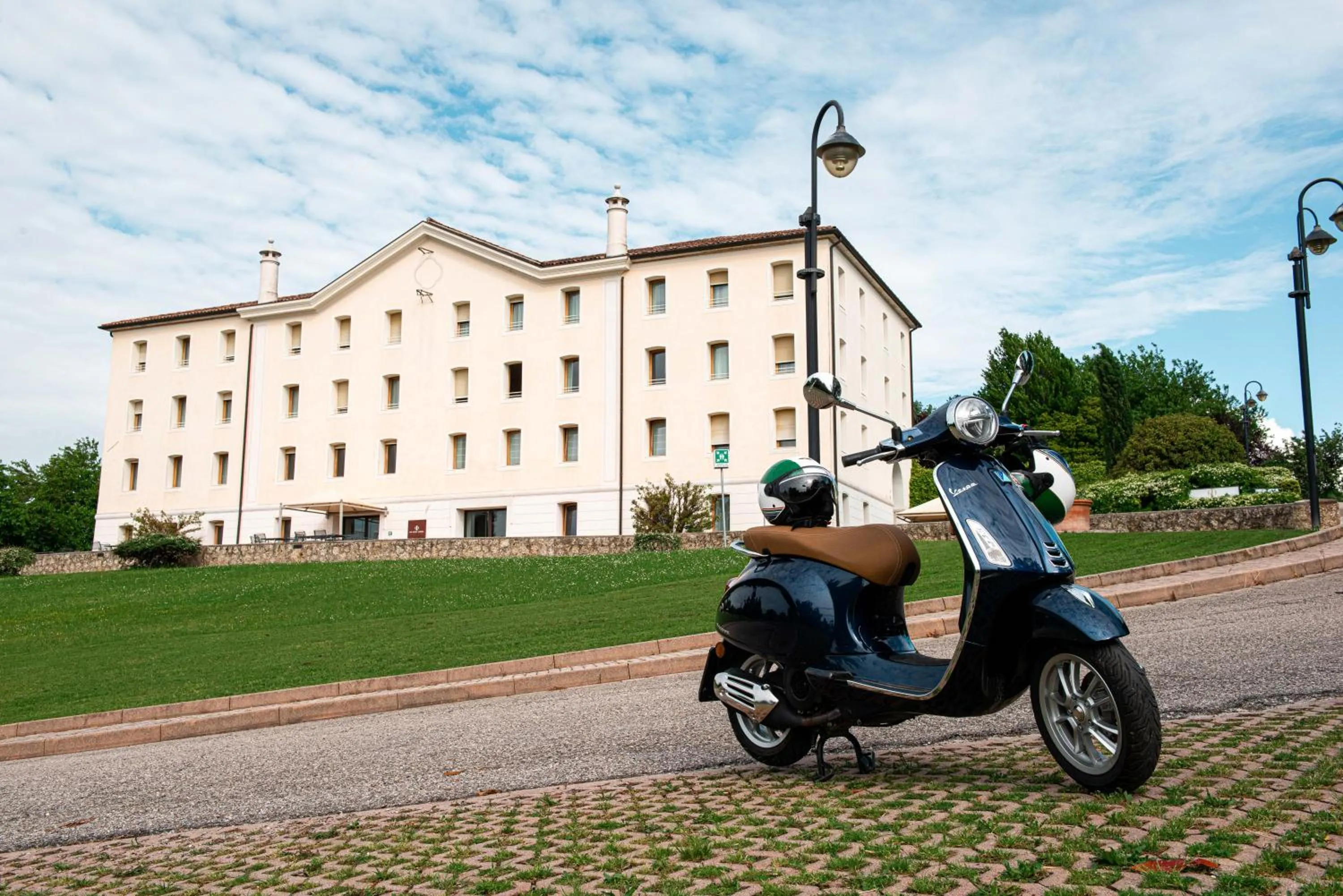 Property building in Phi Hotel Astoria