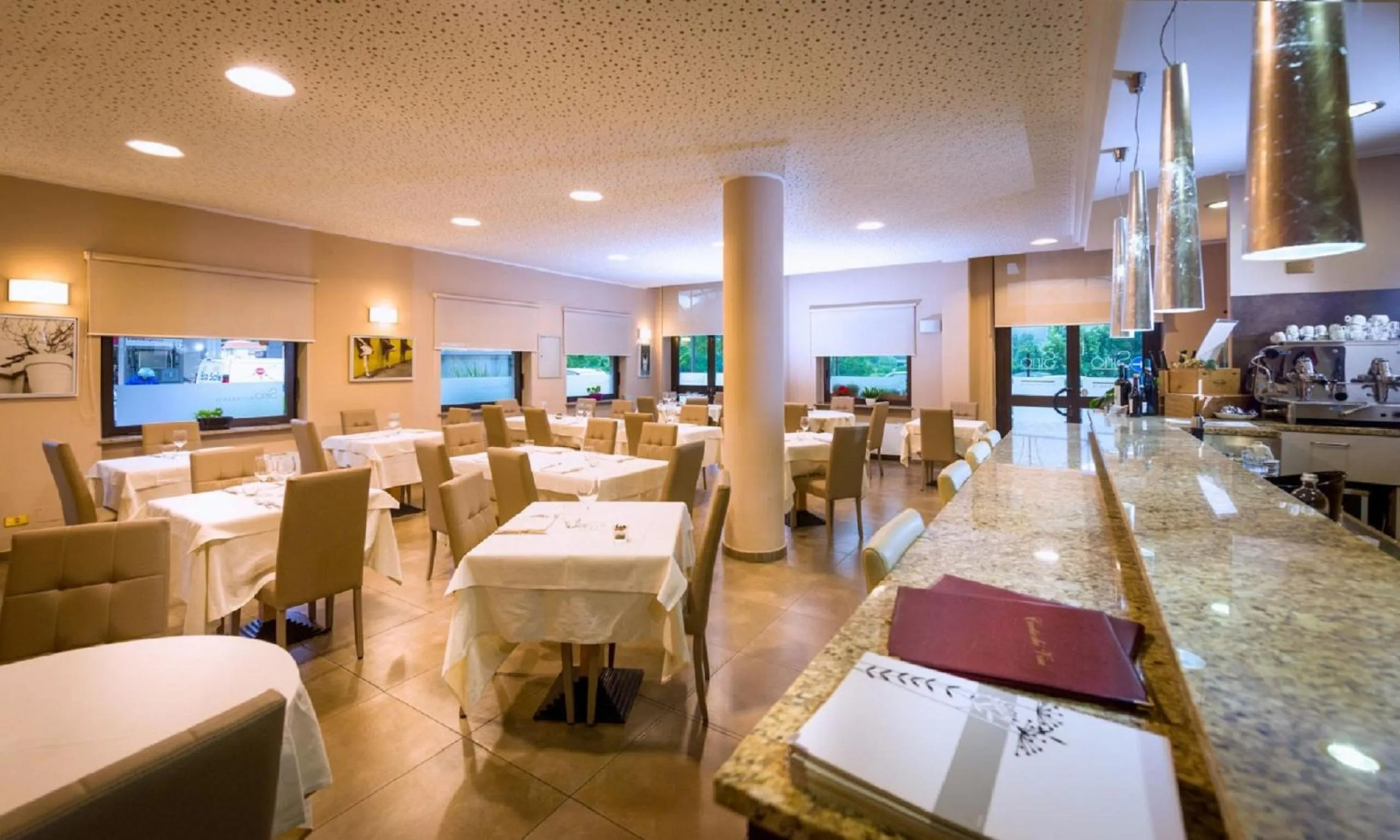 Restaurant/places to eat in Hotel Des Alpes