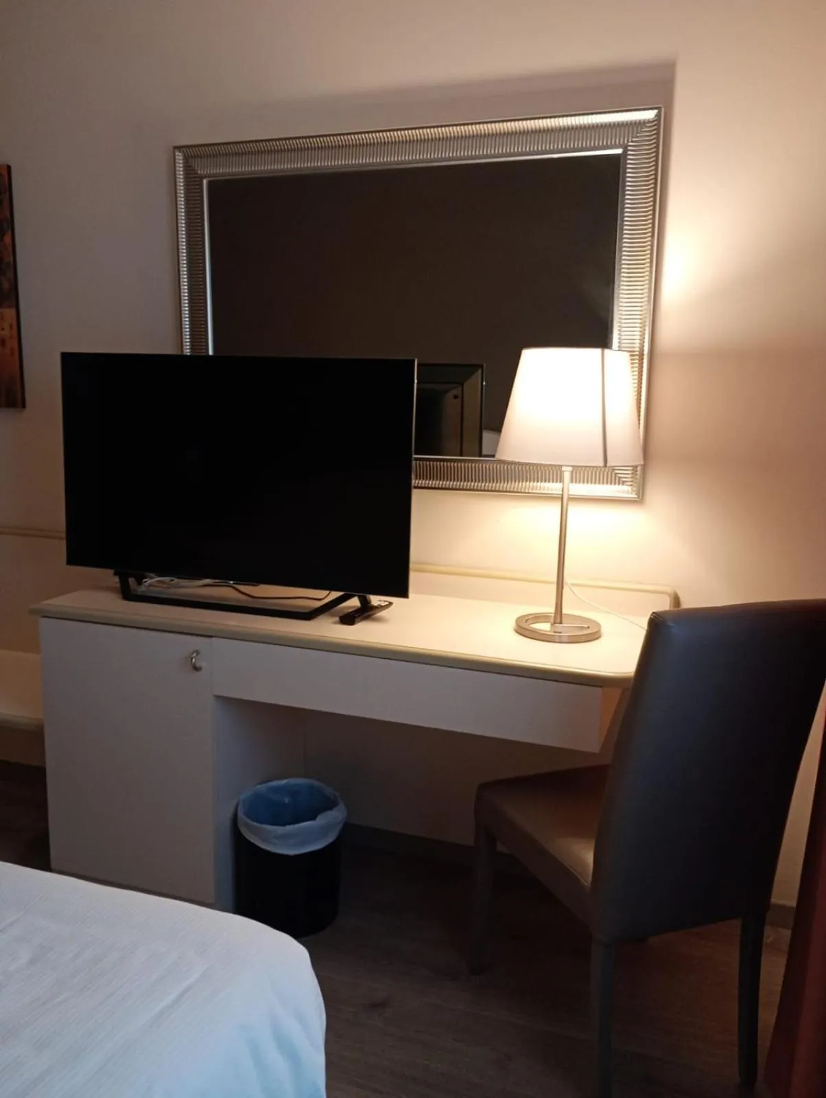 TV and multimedia, Bed in Hotel Des Alpes