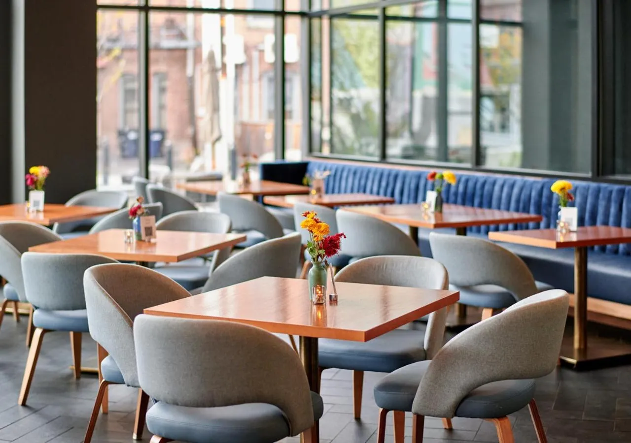 Restaurant/places to eat in Lockwood Hotel