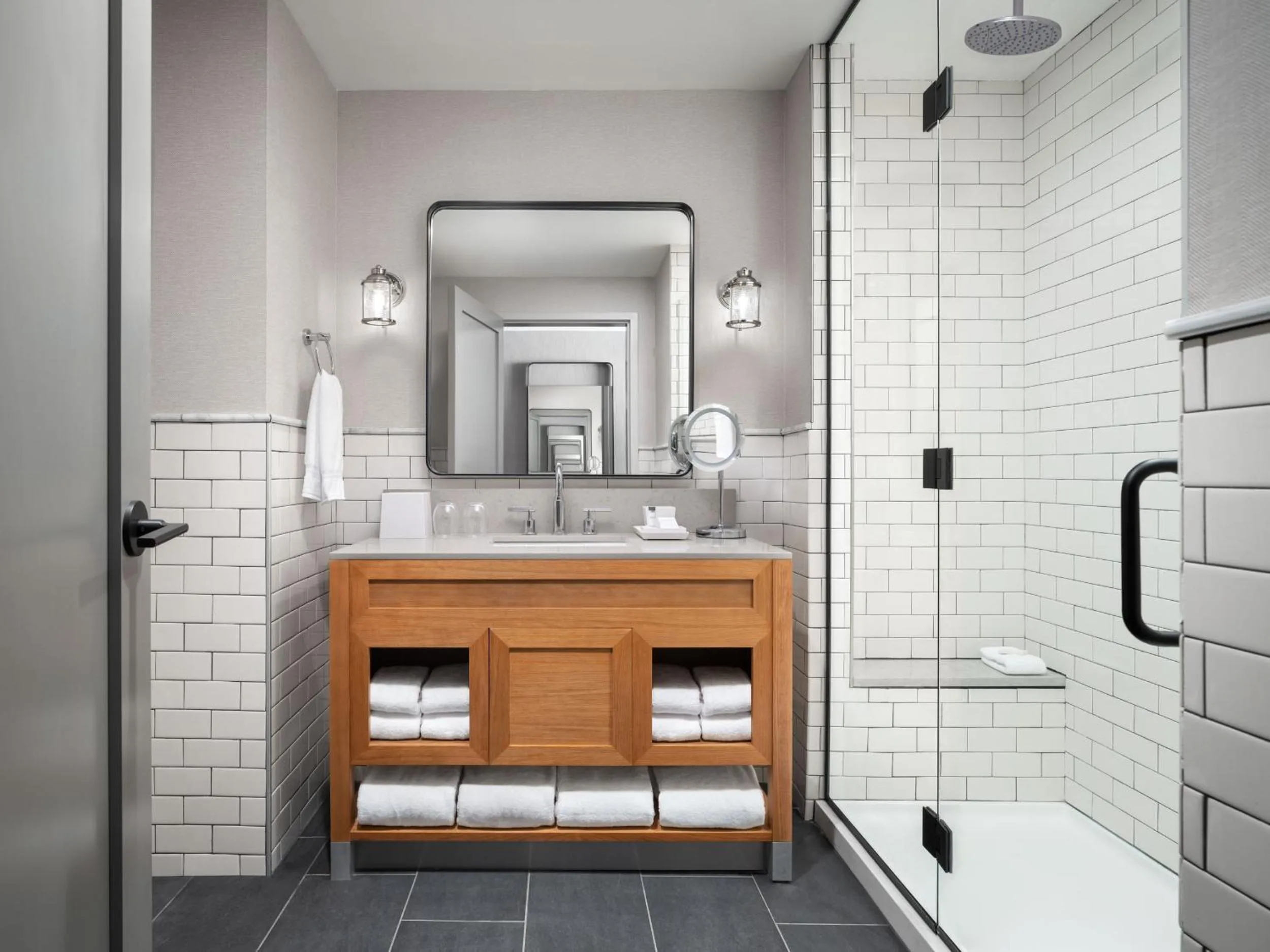 Bathroom in Lockwood Hotel