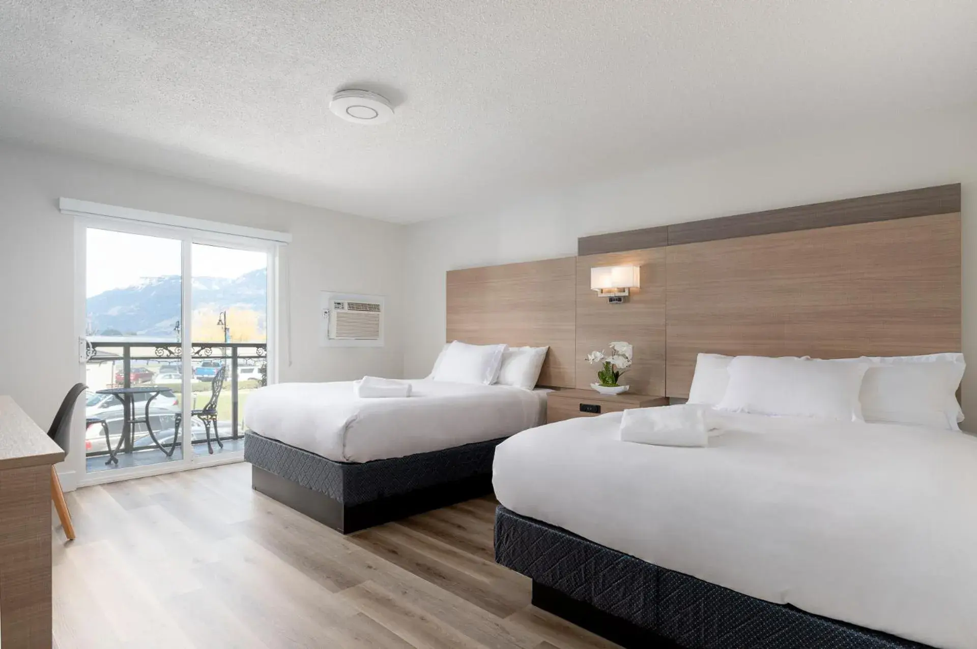 Deluxe King Suite in Harrison Grand Motel Deluxe King Suite in Harrison Grand Motel