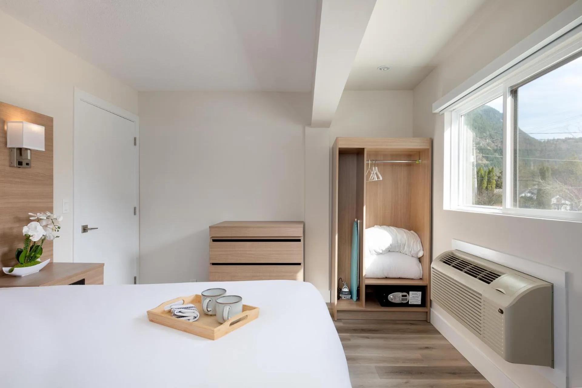 Bed in Harrison Grand Motel