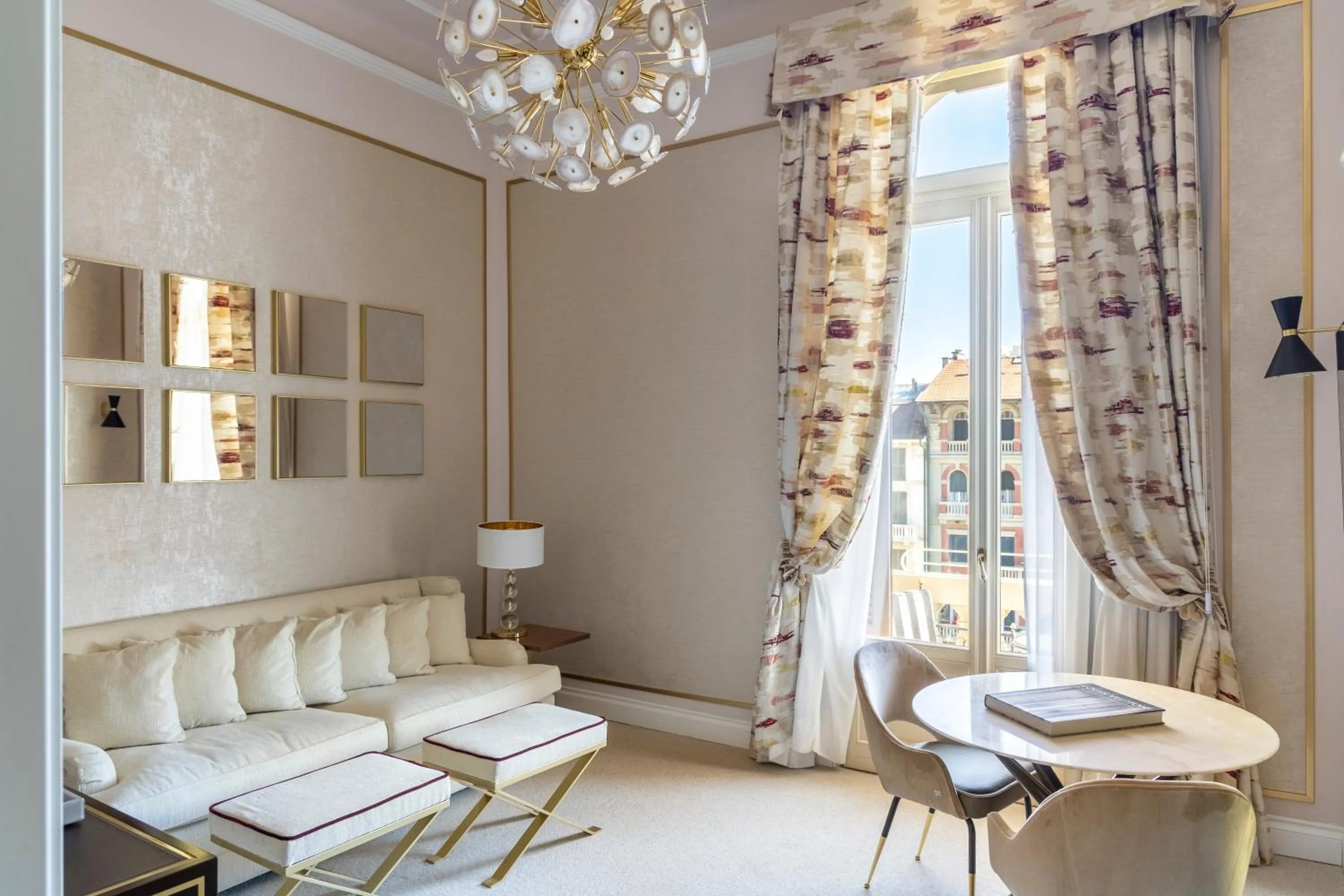 Living room in Grand Hotel Principe Di Piemonte