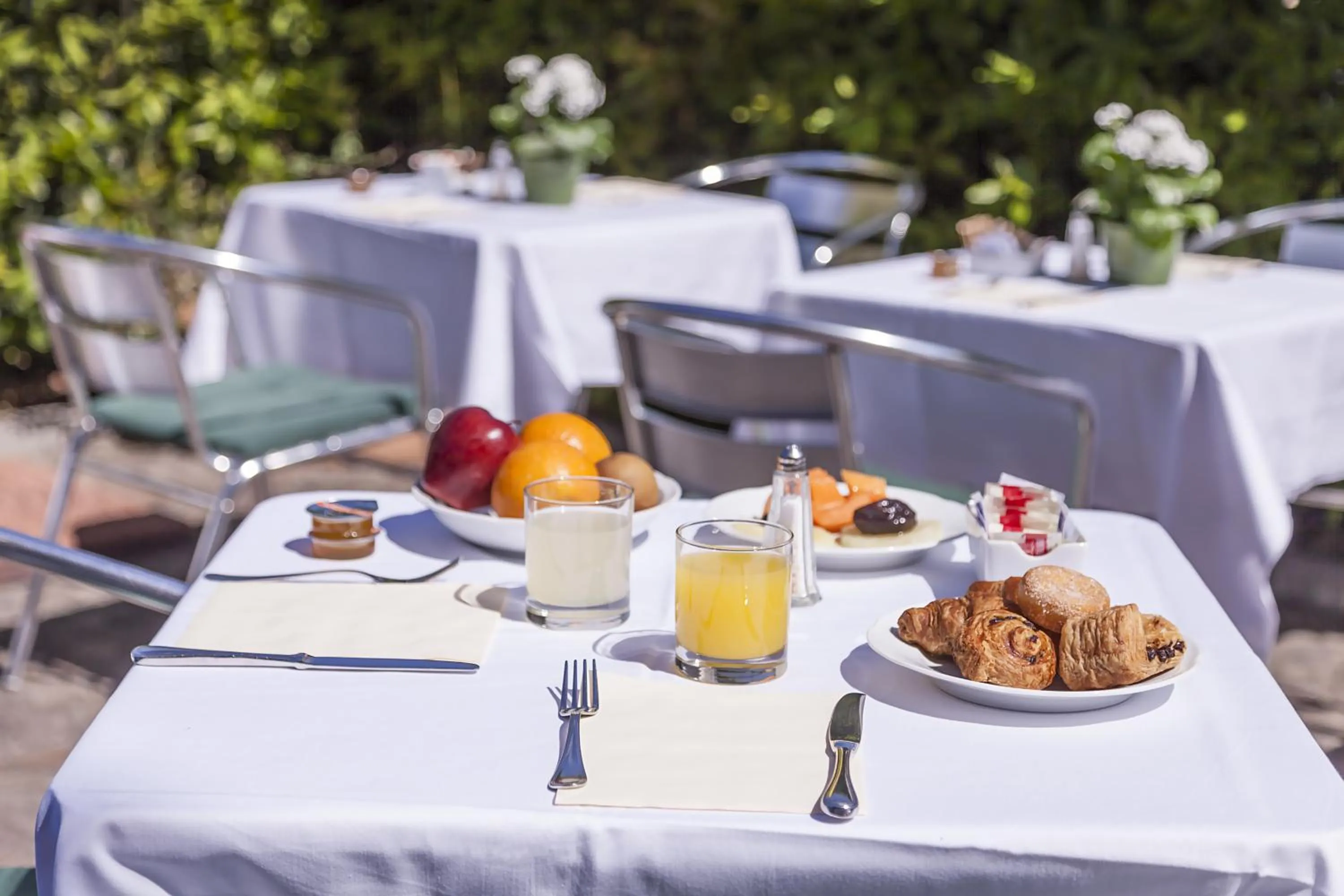 Restaurant/places to eat in Grand Hotel Bonanno