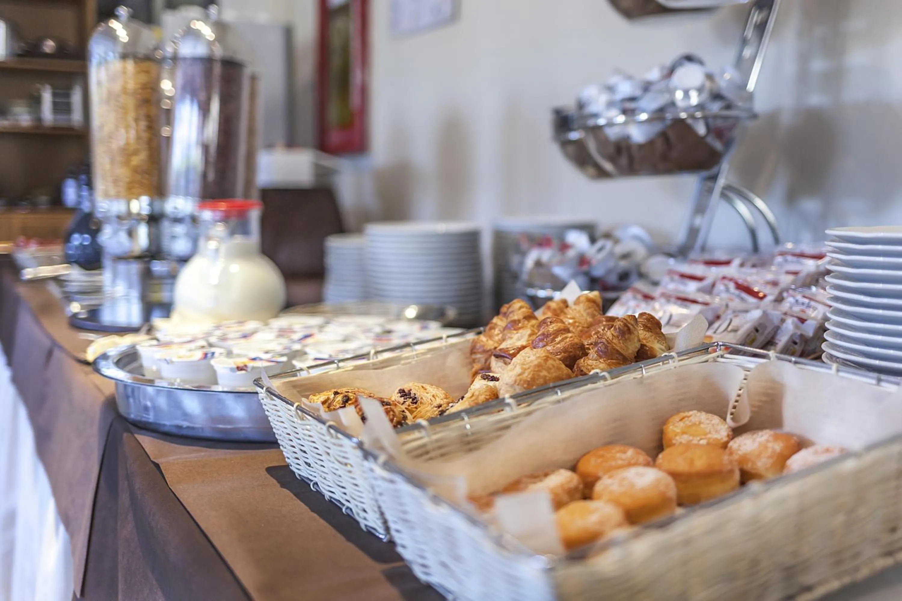 Restaurant/places to eat in Grand Hotel Bonanno