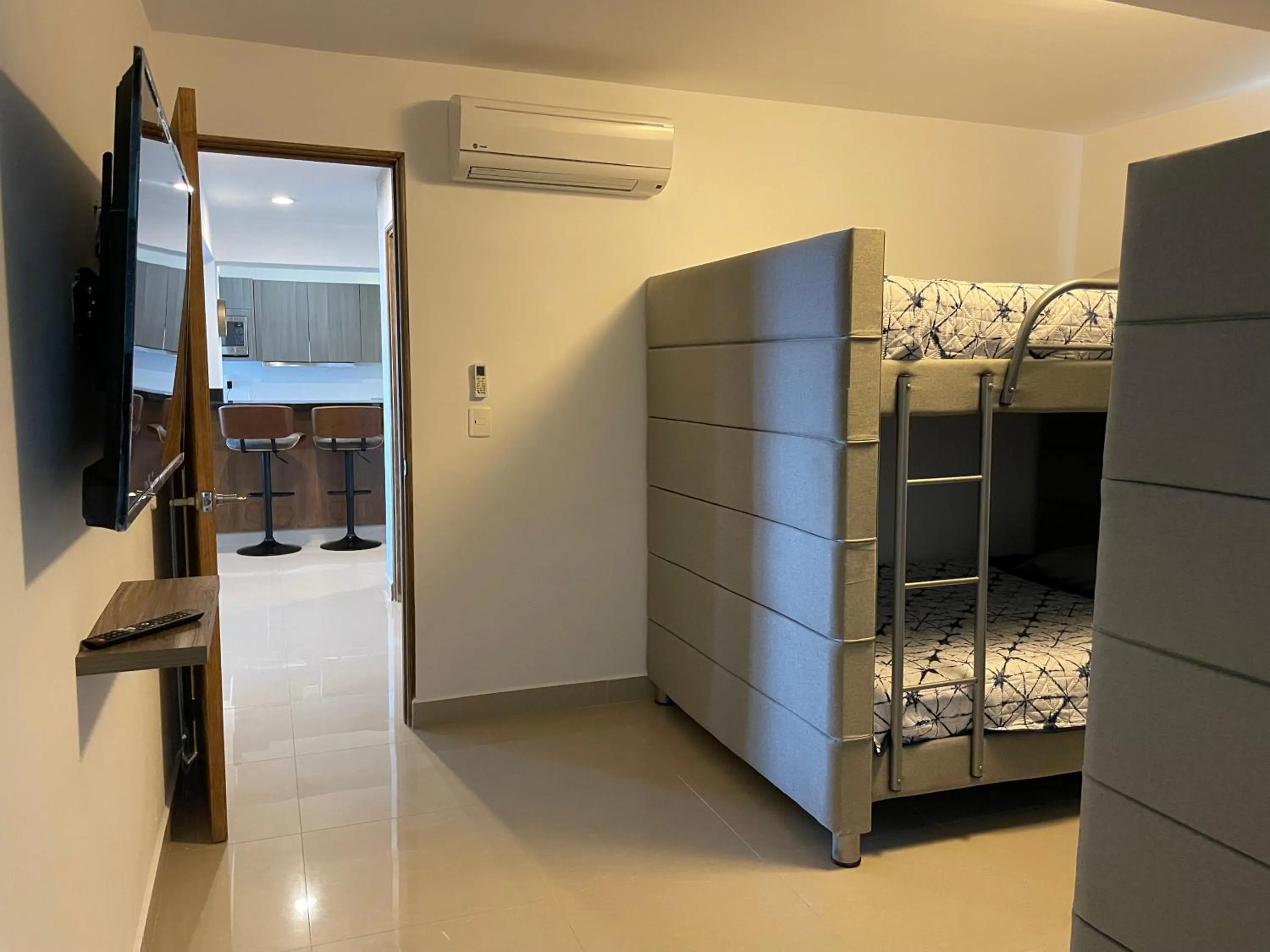 TV and multimedia, Bed in Quintas Del Mar II condominio con vista al mar