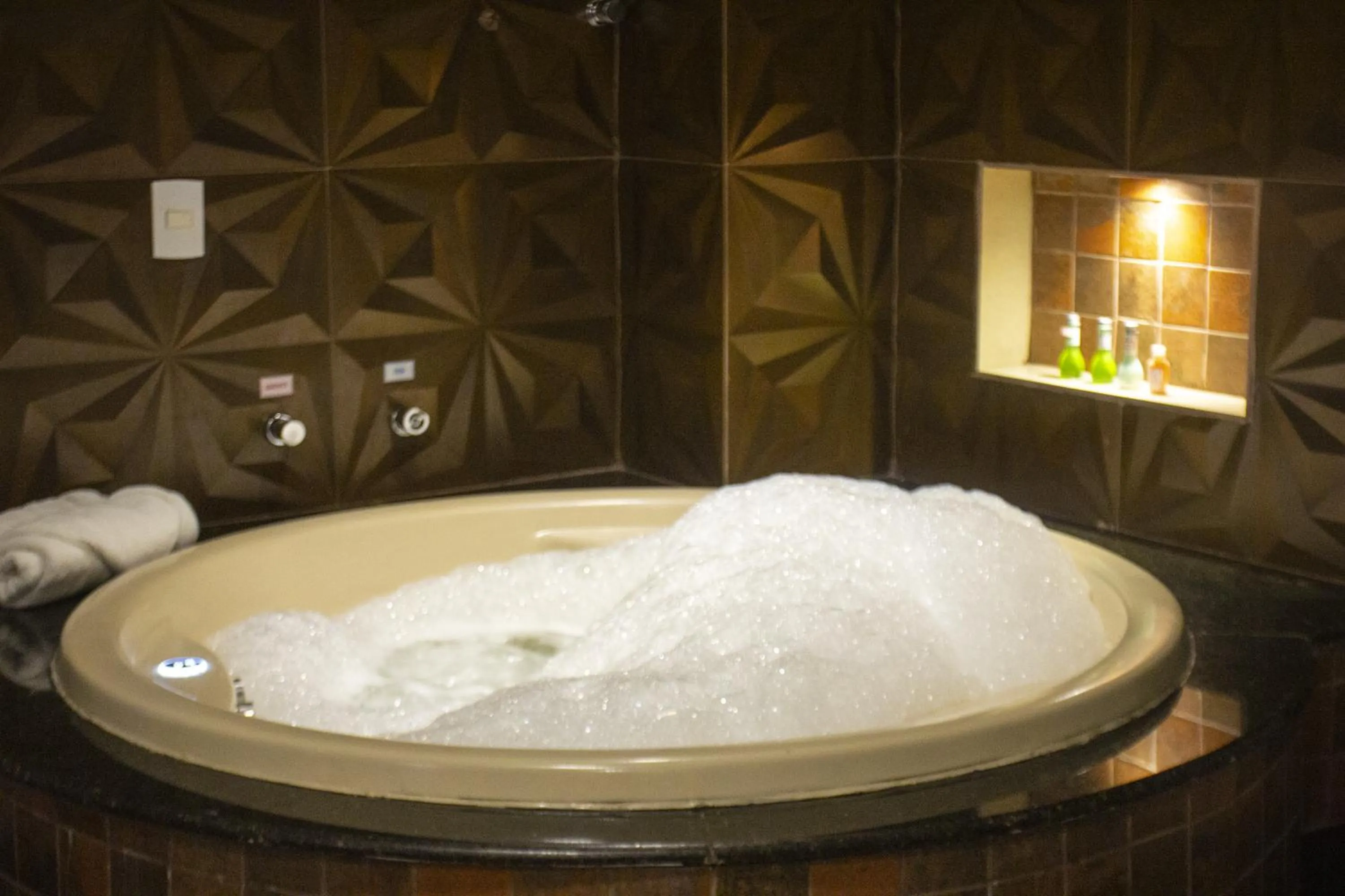 Hot Tub in Lamour Hotel